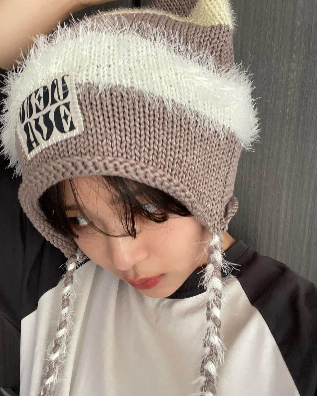 真雪さんのインスタグラム写真 - (真雪Instagram)「可愛い猫耳帽子 今日冬用ニット帽調子乗って被ったら汗かいて前髪くるくるなりました（天然パーマ発動）」4月13日 22時38分 - fujitamayuki__