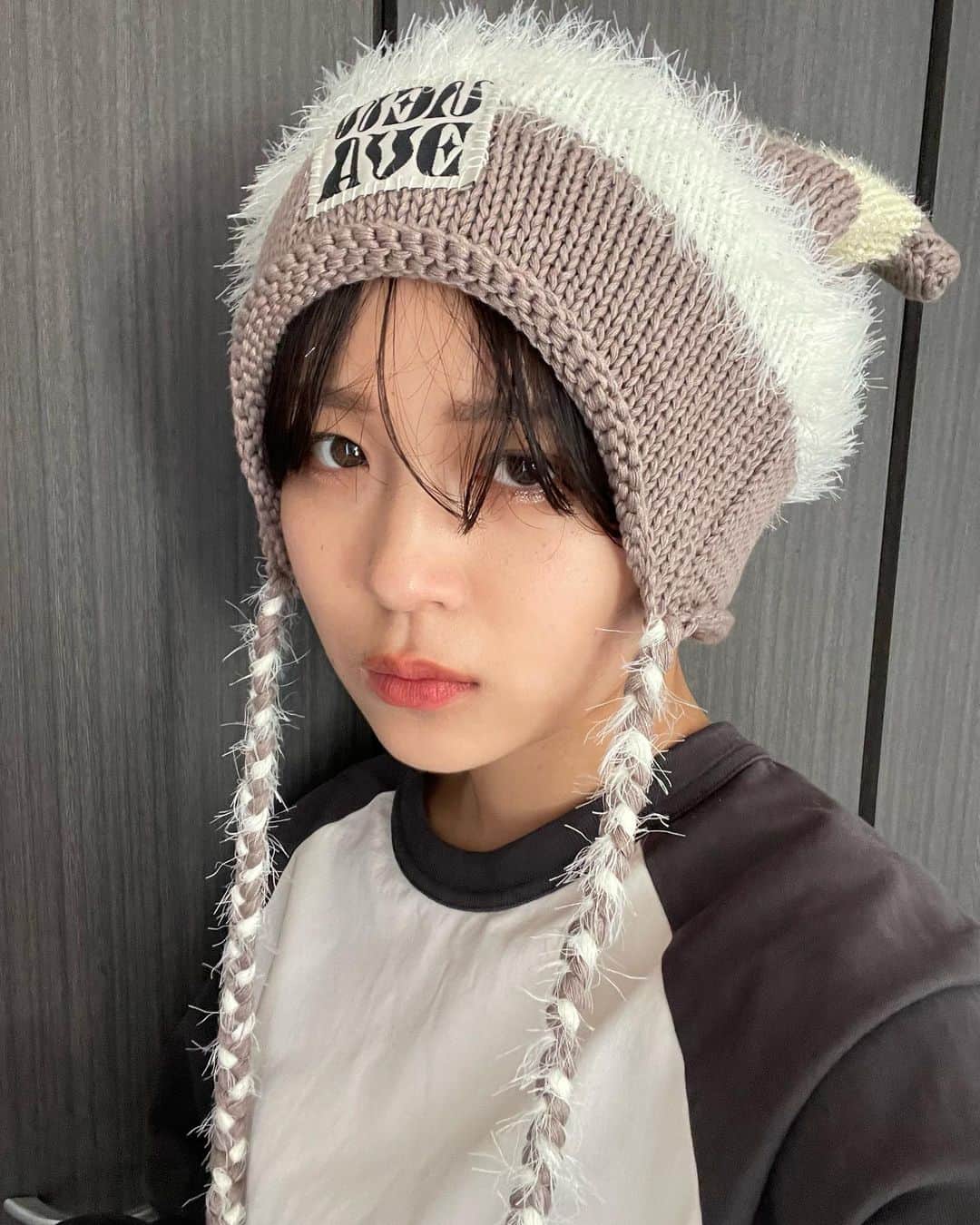 真雪さんのインスタグラム写真 - (真雪Instagram)「可愛い猫耳帽子 今日冬用ニット帽調子乗って被ったら汗かいて前髪くるくるなりました（天然パーマ発動）」4月13日 22時38分 - fujitamayuki__