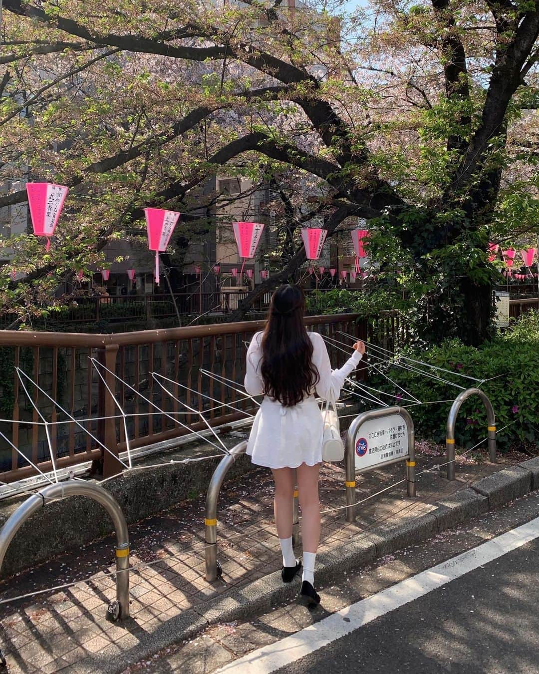 ユンジュさんのインスタグラム写真 - (ユンジュInstagram)「사랑을 전하고 싶다든가🪽」4月13日 22時40分 - __pink_tape