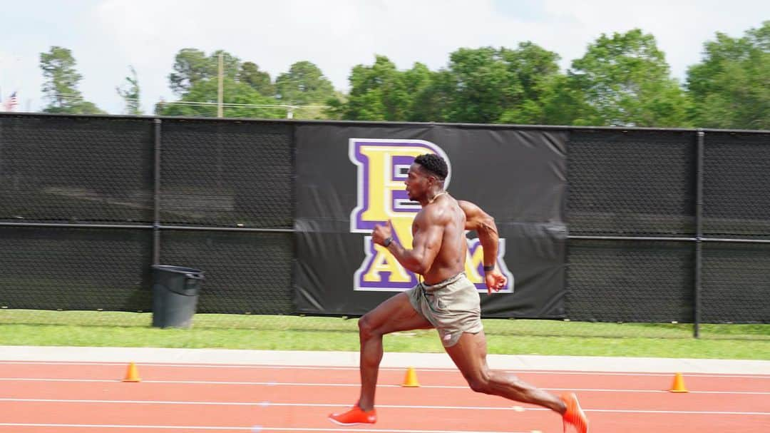 ハリー・アイキネス＝アリエティさんのインスタグラム写真 - (ハリー・アイキネス＝アリエティInstagram)「☀️ “We Outside” 🇺🇸  - - #trackandfield #explore #athlete #sprints」4月13日 22時41分 - aikines