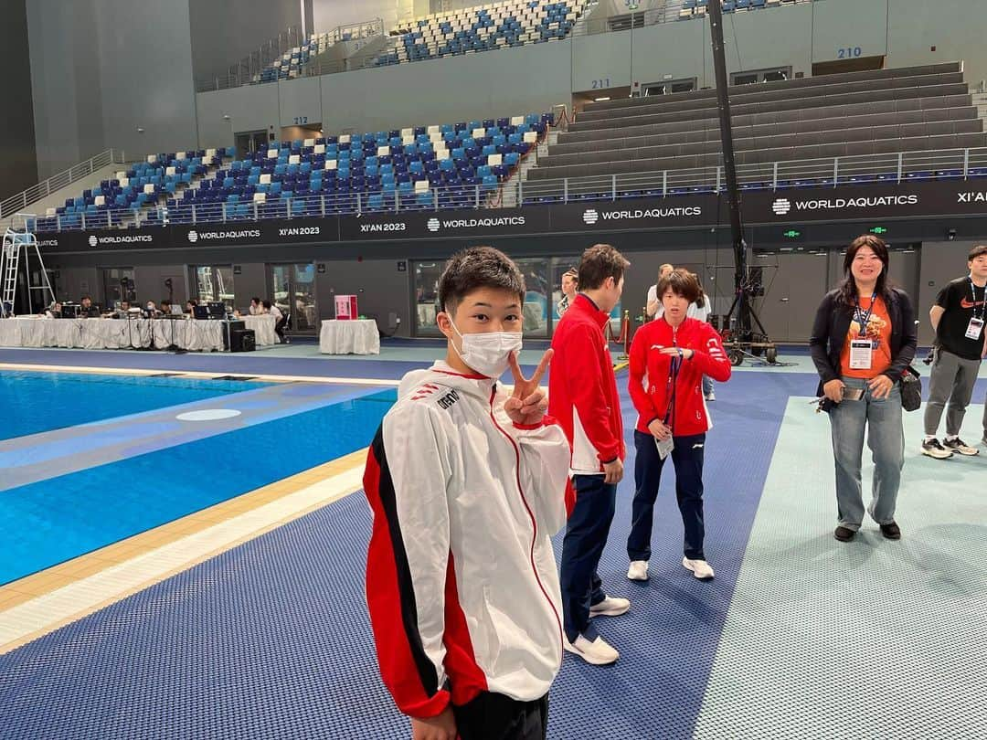 玉井陸斗さんのインスタグラム写真 - (玉井陸斗Instagram)「I'm in Xi'an now!! I'm looking forward to competing 2023 World Cup🇨🇳  地元のジュニア選手たちとの交流場に参加させていただきました。自分よりも基礎がしっかりしていて中国の選手の凄さを肌で感じ、とてもいい刺激を受けました。  ワールドカップ(西安)初戦頑張ります。 僕の試合は4/16(日)です！応援よろしくお願いします！   #diving  #WorldAquatics」4月13日 23時02分 - rikuto_rikuto_rikuto