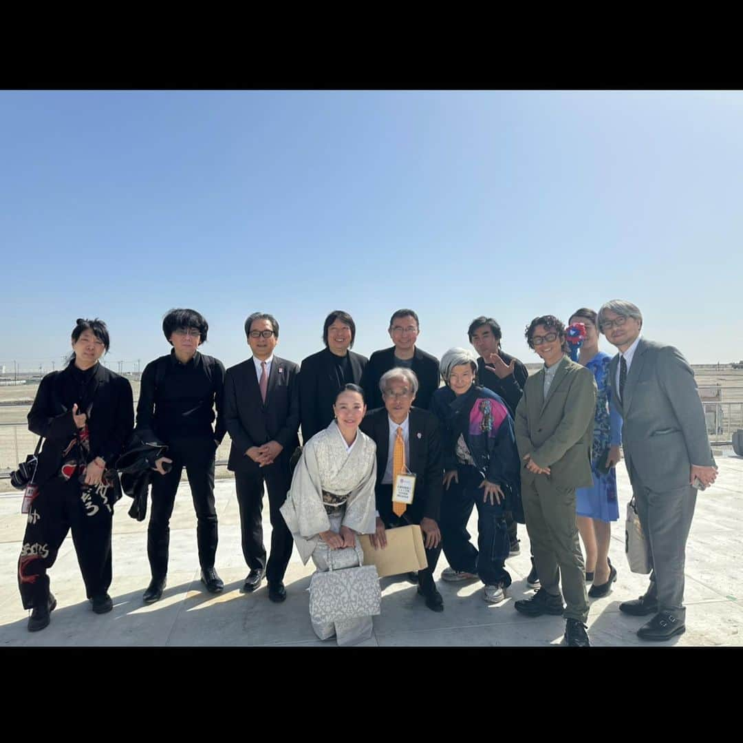 小橋賢児さんのインスタグラム写真 - (小橋賢児Instagram)「2025年国際博覧会（大阪・関西万博）の開幕まで2年！ 本日4月13日、会場予定地である大阪市の人工島・夢洲（ゆめしま）でパビリオンなど主要施設の起工式が行われました。  岸田総理をはじめ、各国の代表の方々とも お会いし、いよいよ始まっていくんだという雰囲気を強く感じました。 この万博が意味のあるものになるように 日本の多くの皆さんと盛り上げていけたら 嬉しいです！ @expo2025japan  #Join2025 #2YearstoGo #2年前 #ミャクミャク #EXPO2025 #大阪関西万博」4月13日 23時03分 - kenji_kohashi