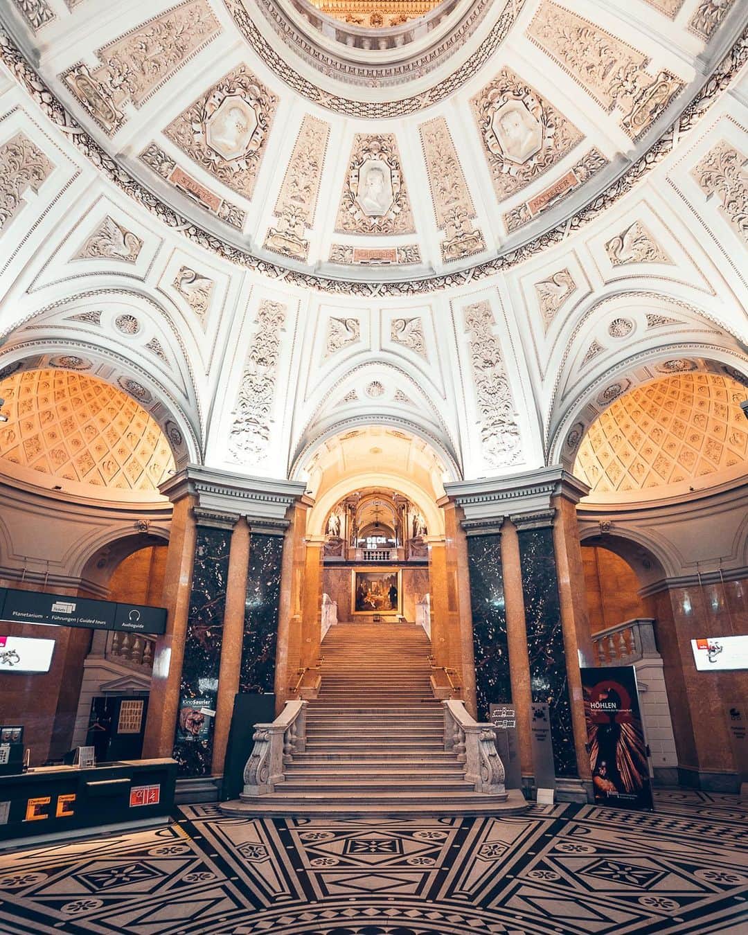 Wien | Viennaさんのインスタグラム写真 - (Wien | ViennaInstagram)「Rainy days in Vienna make for amazing photos - and it's a great time to visit museums like the @nhmwien! 🤩🦕  From dinosaurs to insects to gemstones and minerals: here you can discover the history of the earth and the breathtaking variety nature has to offer!   🎟️ Tip: with the Vienna City Card (VCC) you can get a 25% discount on a single ticket!   📸 @seplb   #rainyvienna #rainydayactivities #museumvisit #nhmwien #naturalhistorymuseum #naturalhistorymuseumvienna #naturhistorischesmuseum #wienliebe #viennaaustria #visitvienna #vienna」4月13日 22時55分 - viennatouristboard