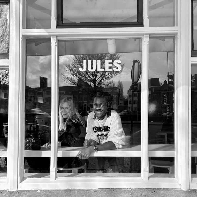 Linda Tolのインスタグラム：「Yesterday at the office @julescoffee_concept」
