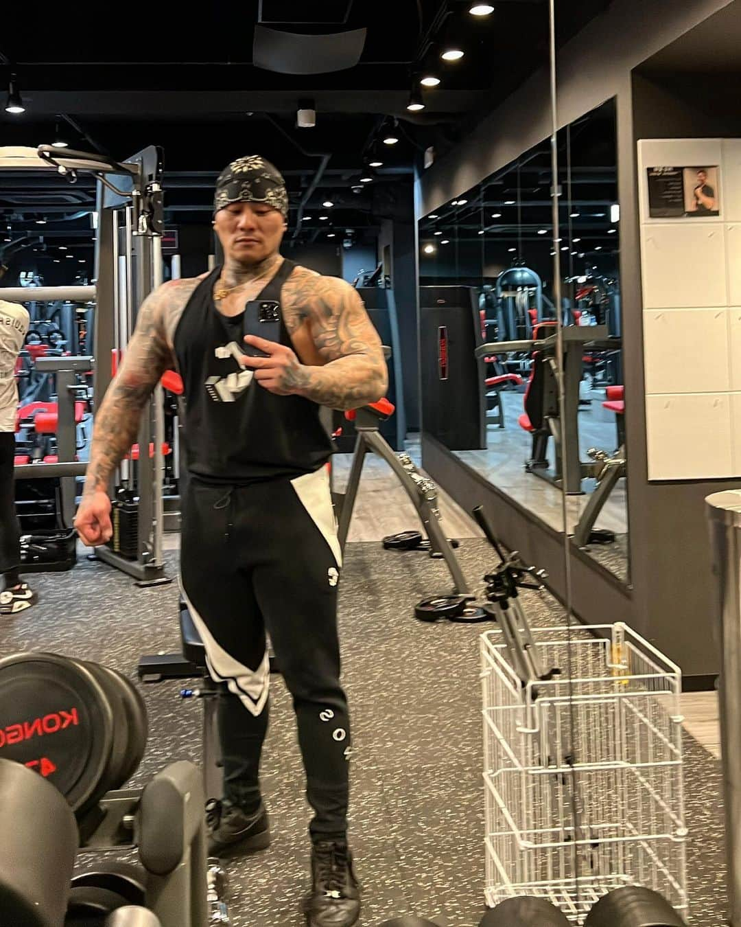 中村直輝さんのインスタグラム写真 - (中村直輝Instagram)「#gym#gymmotivation#bulk#diet#physique#bodybuilding#muscle#tattoo#japanesetattoo   身体の調子はすこぶる良い。 楽しみ。もう少しでYouTubeも撮ろう たかひろ🤟🏽 圧倒的でアメイジングな仕上がりに。」4月13日 23時33分 - _naokinakamura_