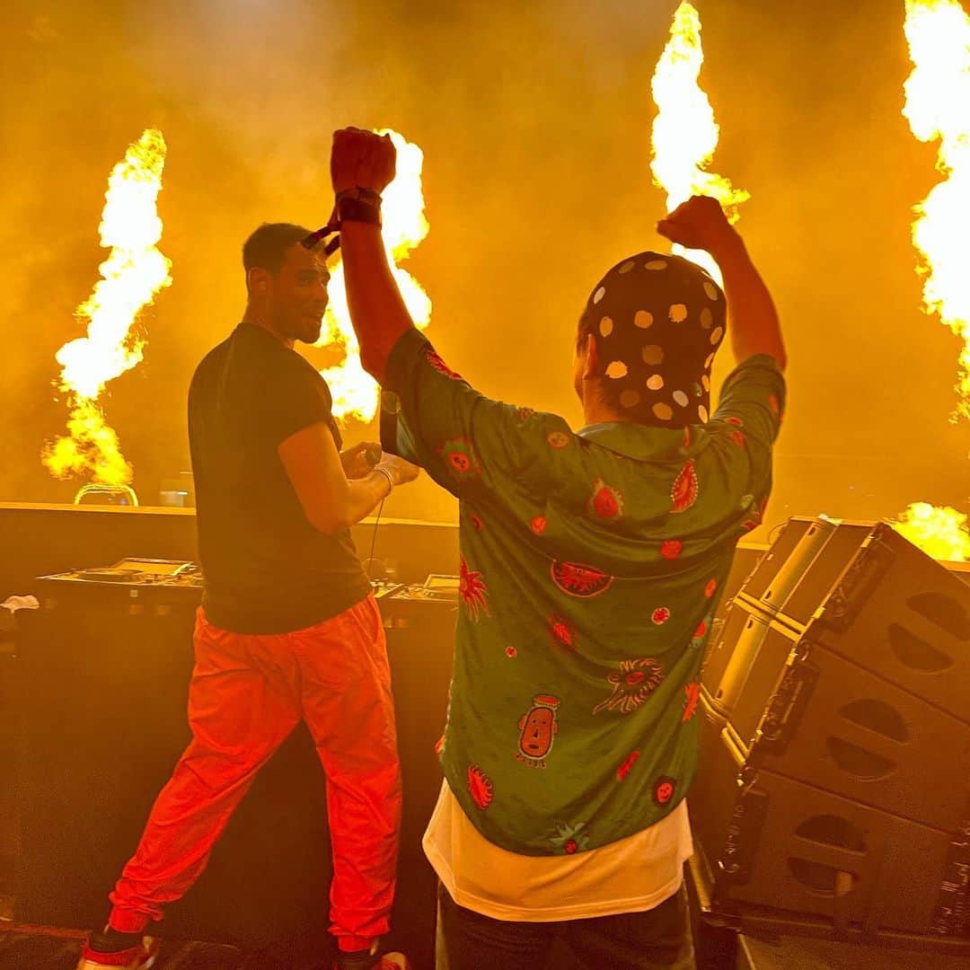 松浦勝人さんのインスタグラム写真 - (松浦勝人Instagram)「AFROJACK with his stage. Siam Songkran in Bangkok.  #afrojack  #siamson #avex #maxmatsuura #松浦勝人 @afrojack」4月13日 23時33分 - max_matsuura