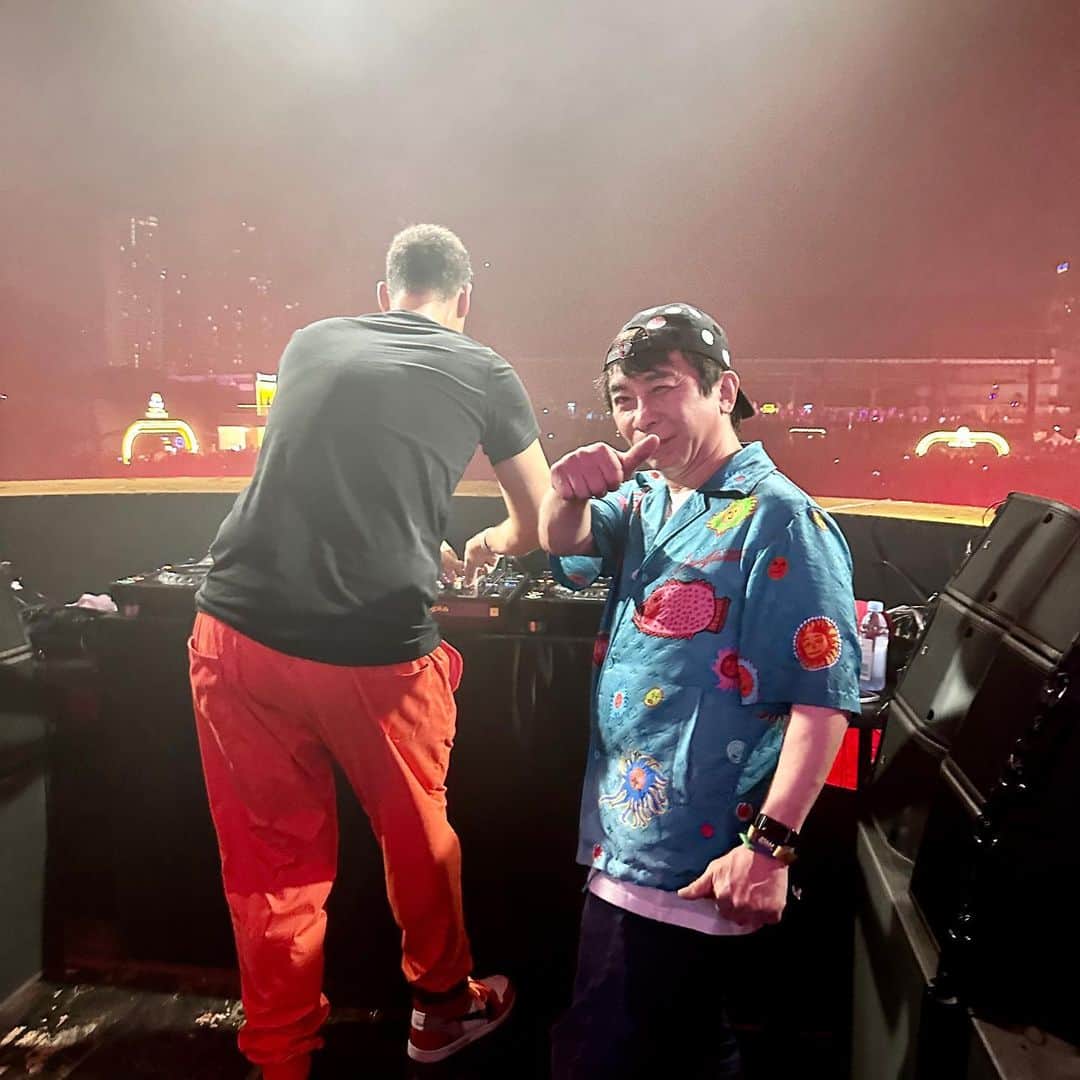 松浦勝人さんのインスタグラム写真 - (松浦勝人Instagram)「AFROJACK with his stage. Siam Songkran in Bangkok.  #afrojack  #siamson #avex #maxmatsuura #松浦勝人 @afrojack」4月13日 23時33分 - max_matsuura