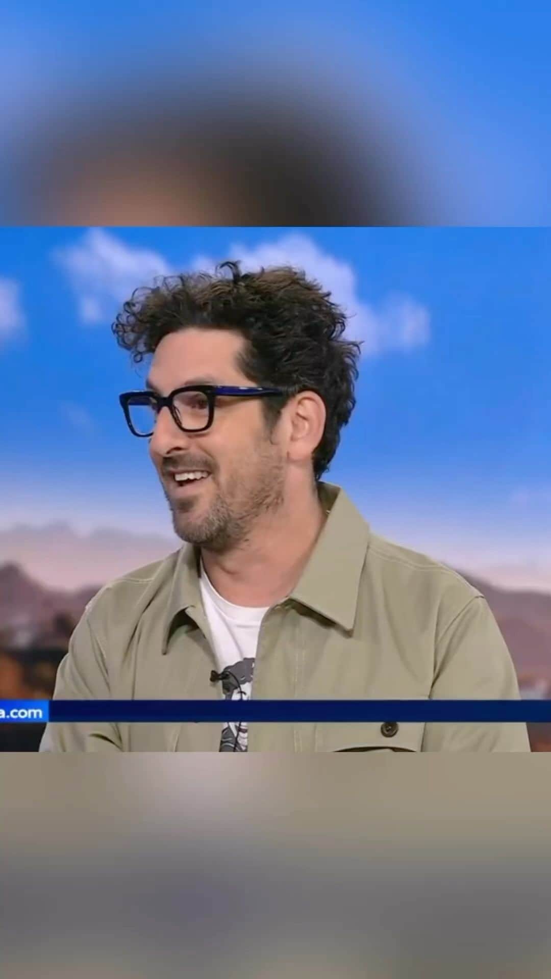 アダム・シャピロのインスタグラム：「HOW MANY PRETZELS A DAY @ktla_entertainment @shappypretzel」