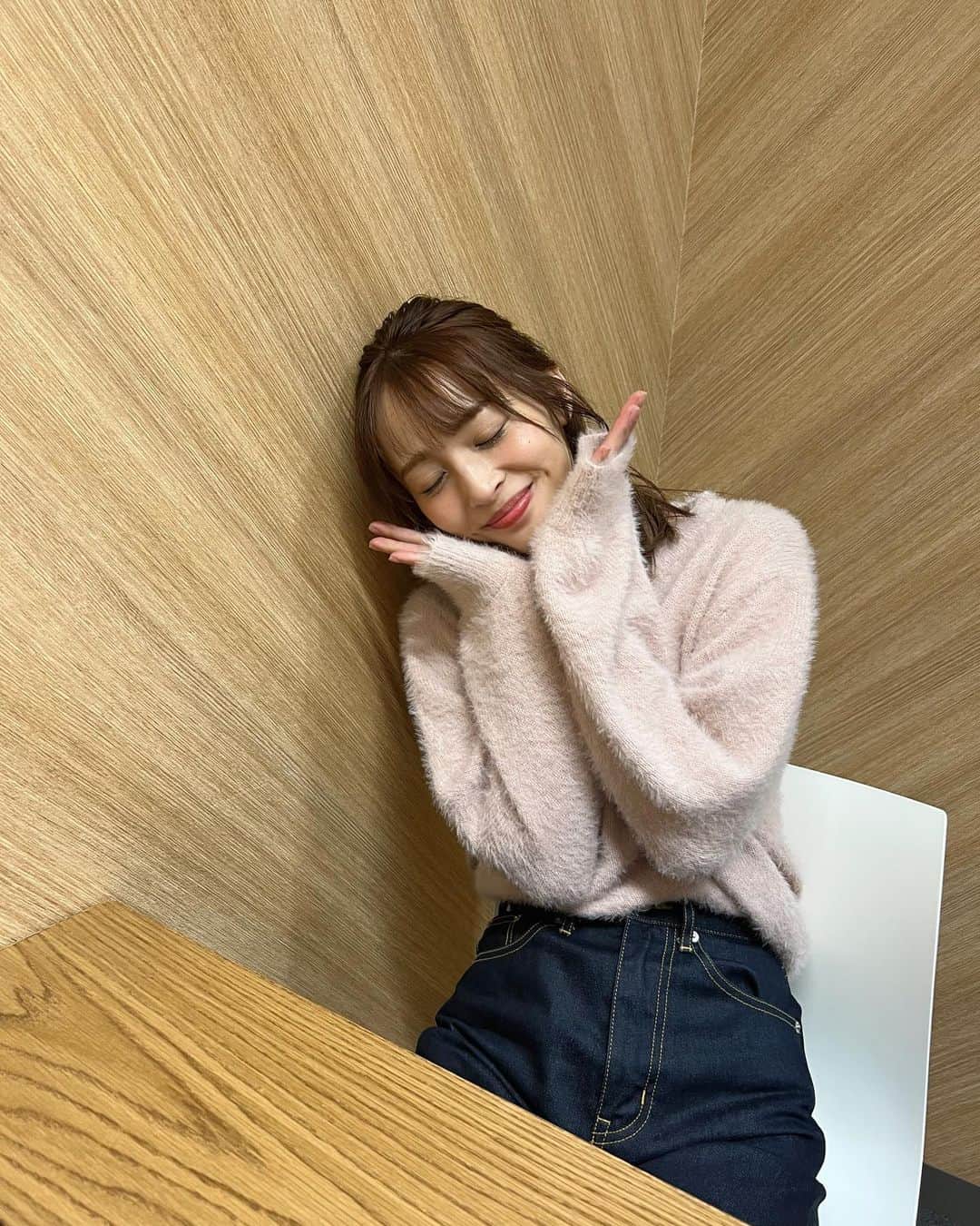神部美咲のインスタグラム：「稽古からの4本撮りなんとか終了😇  めっちゃ笑った1日だった🥰 はやく帰って寝ます💤💤💤」