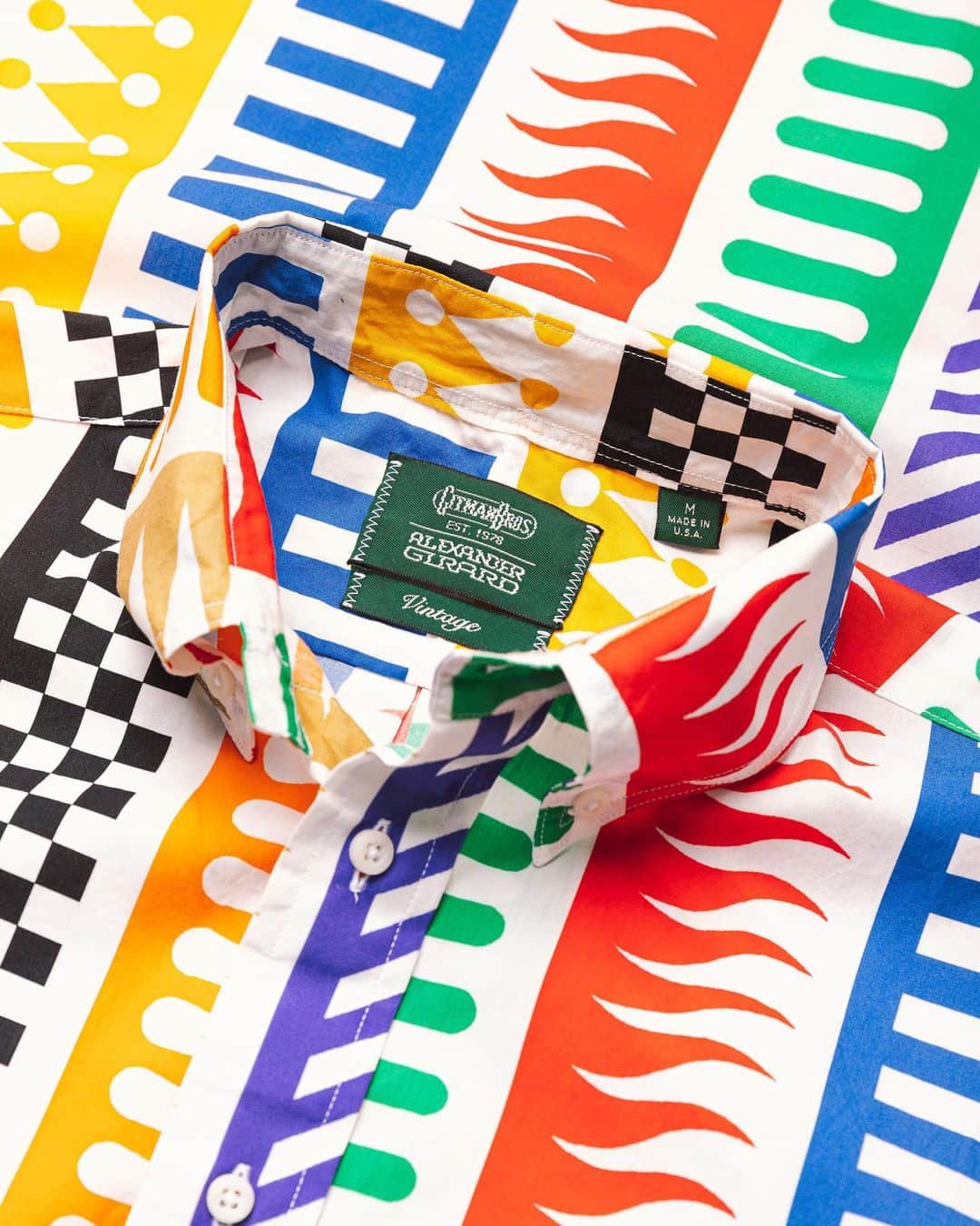 ギットマンブラザーズのインスタグラム：「Palio, our latest collaborative release with mid-century designer Alexander Girard, is now available on our website! The wildly vivid print was designed in 1964 and pulls inspiration from team jerseys in the historic Italian horse race Palio di Siena. Accompanying Palio is a re-release of three past collaborative styles: January (1963), Flores (1960), and International Love (1961) #MadeInUSA」