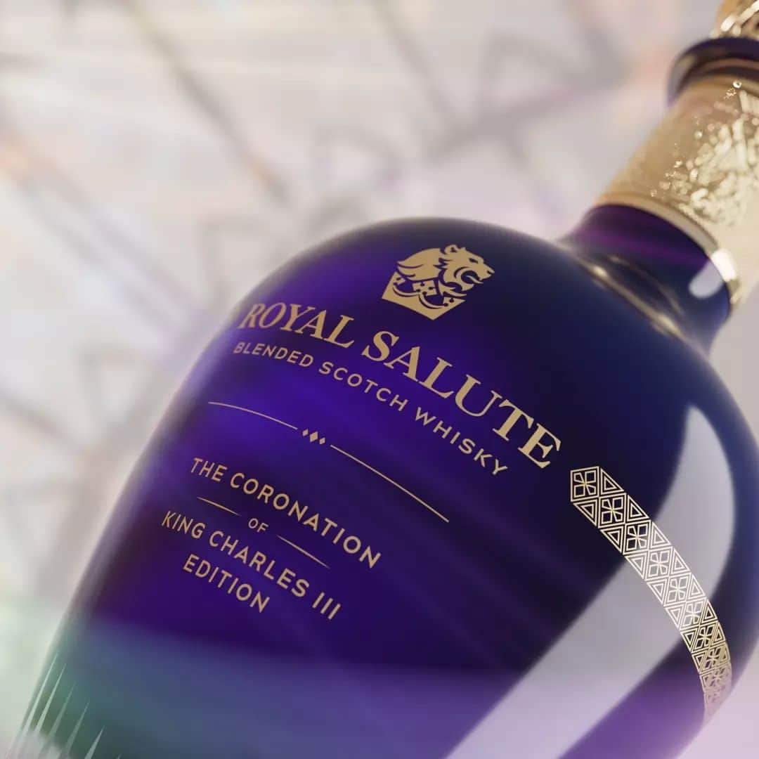 Royal Saluteのインスタグラム：「Encased in a deep sapphire crystal reminiscent of the jewels in the Imperial State Crown, lies a magnificent complex blend of over 53 rare whiskies, echoing the year of Royal Salute's creation in 1953.   70 years later we once again present a precious tribute to mark a truly momentous occasion, the coronation of our new monarch, King Charles III.  #RoyalSalute #CoronationEdition」