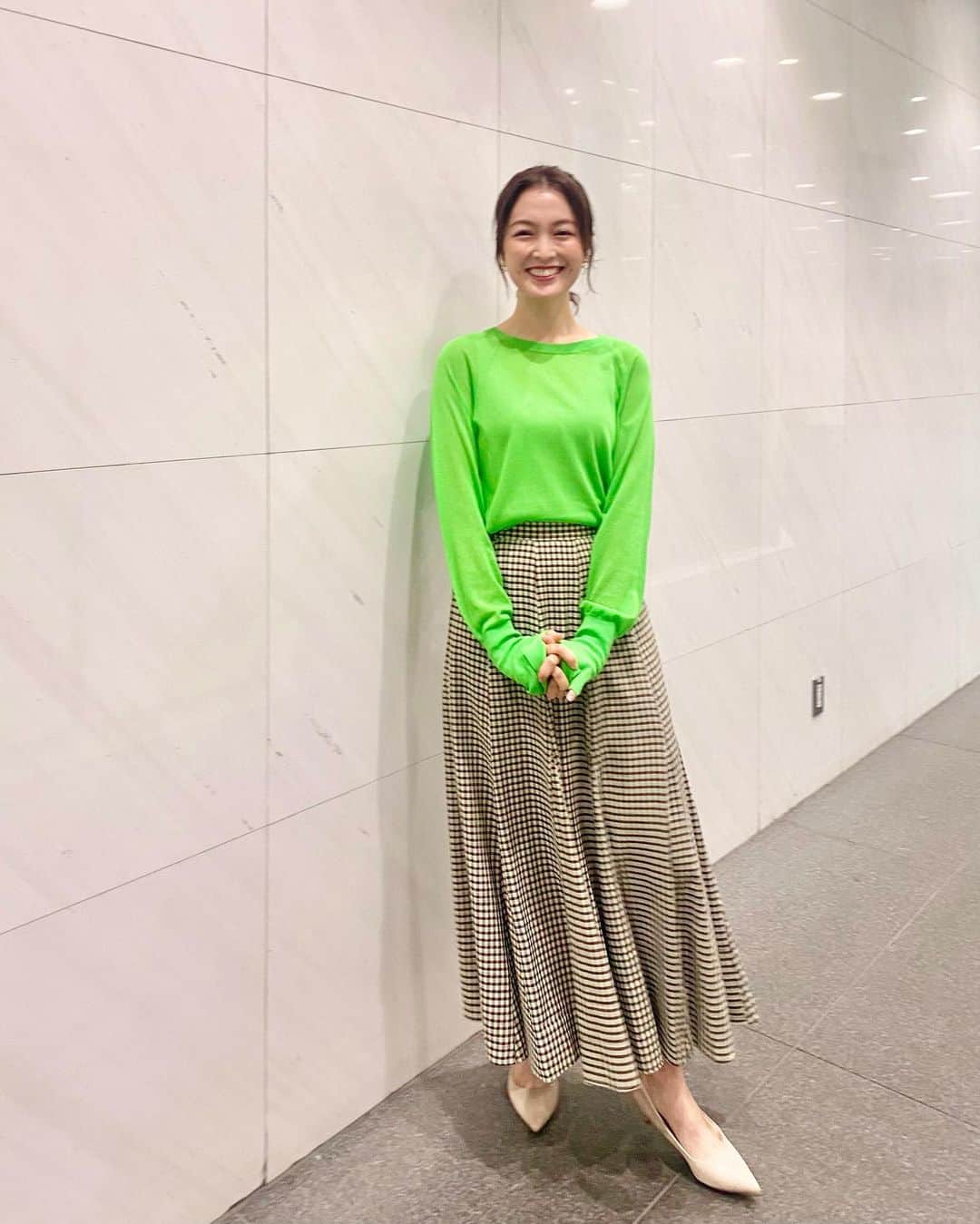福田典子さんのインスタグラム写真 - (福田典子Instagram)「狩野さんの投稿を見たあとに緑かぶりの衣装写真を載せるのは勇気がいりますが、私はこれしかできないのでワタシラシイ写真を載せます。笑 ㅤㅤㅤㅤㅤㅤㅤㅤ  金曜日もよじごじDays、ぜひご覧ください！  dress▷ #COLLAGEGALLARDAGALANTE」4月14日 0時24分 - norikofukuda212