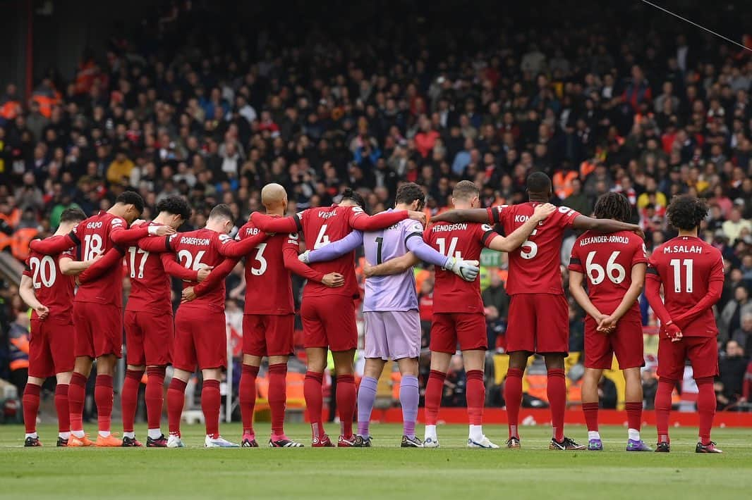 ジョーダン・ヘンダーソンさんのインスタグラム写真 - (ジョーダン・ヘンダーソンInstagram)「Justice for the 97 🌹 Thank you to the fans today. #YNWA」4月10日 4時50分 - jhenderson