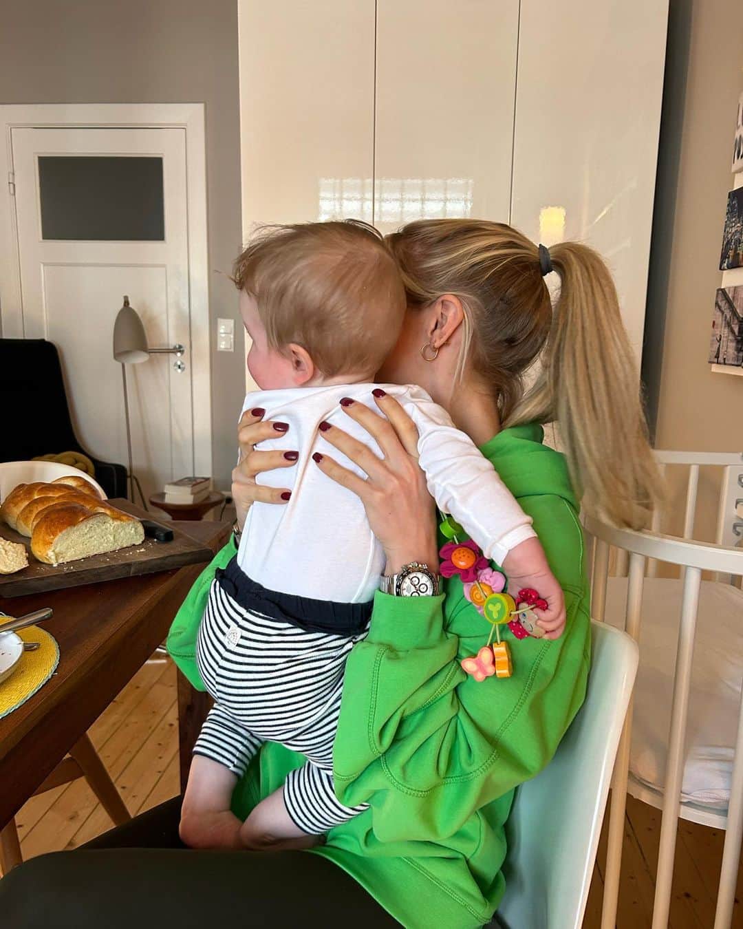 Nina Neuerのインスタグラム：「Family 🤍🐰」