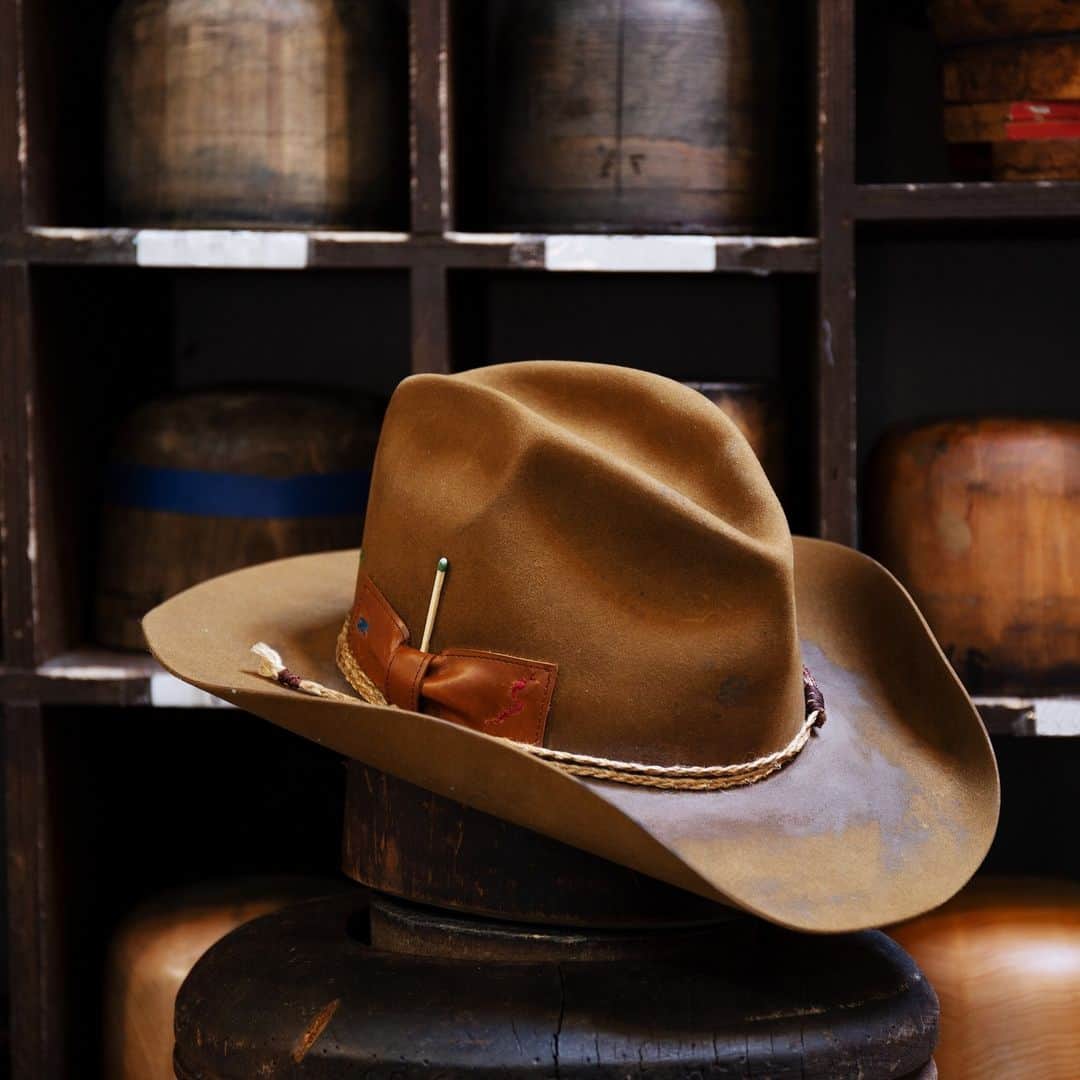 Nick Fouquetのインスタグラム：「MORRICONE  100% felt hat in Baby Suede   Western Weight  Veg tan Leather bow with embroidery  Wrapped twine band   3 1⁄2” brim   Distressed   Western flange   Made in USA  #NickFouquet #Headwear #420Capsule #NF #UnmatchableStyle」
