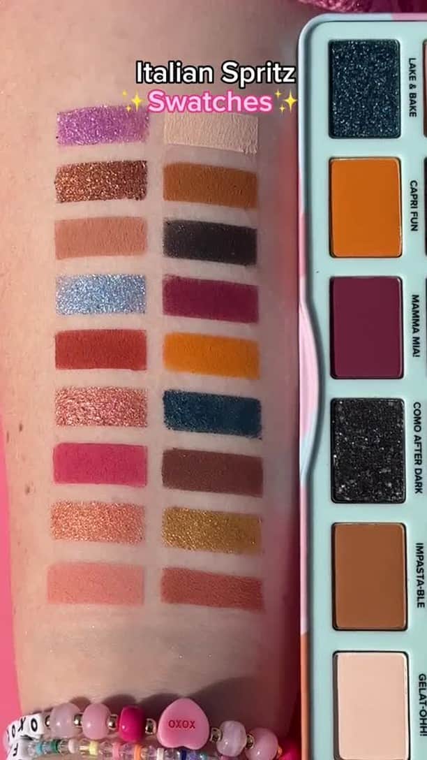 Too Facedのインスタグラム：「how STUNNNNING are these swatches of our new Italian Spritz Palette?! ✨😍 18 sparkling shades that smell like a Summer Spritz! 🧡 Shop now from @sephorafrance #toofaced #eyeshadowpalette #makeup」