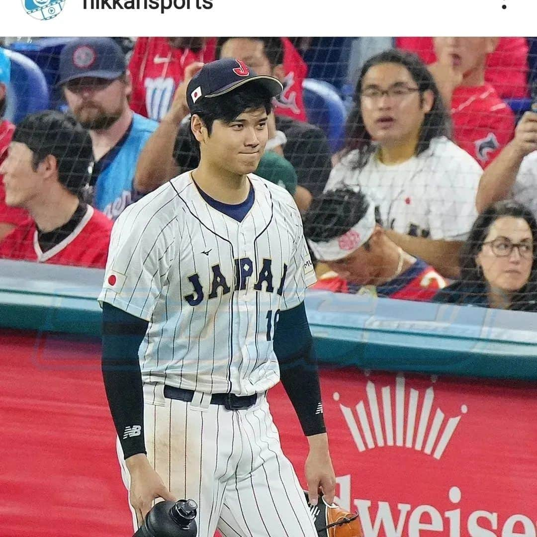 中岡創一さんのインスタグラム写真 - (中岡創一Instagram)「ロッチ中岡の見方  中岡をいろんな角度から見て楽しんで下さい。  可哀想と言われる中岡はまだまだ未熟！  しかしWBCは最高でした。  #中岡の見方を知りたい人いない #中岡はどの角度も微妙 #中岡は夜中に酔っ払い長文書いて朝起きて消すロン毛」4月10日 4時32分 - lottinakaoka