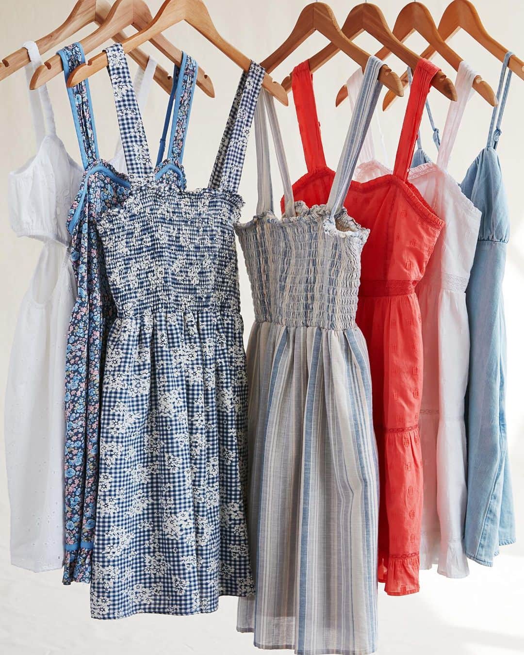 American Eagleのインスタグラム：「easter sunday dresses just got an upgrade 😍😍」