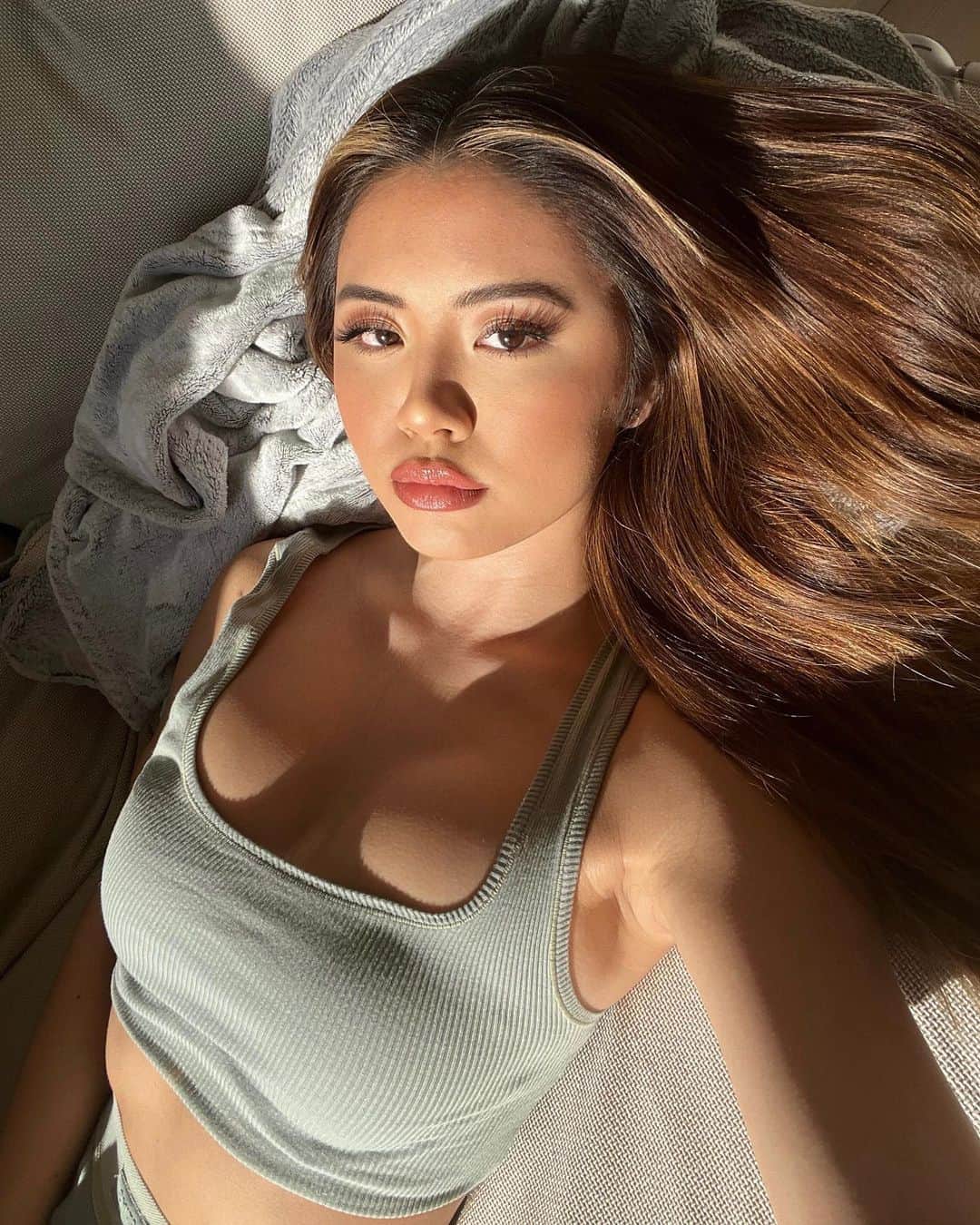 對馬イリーナのインスタグラム：「‧͙⁺˚ miss bed head*･༓☾」