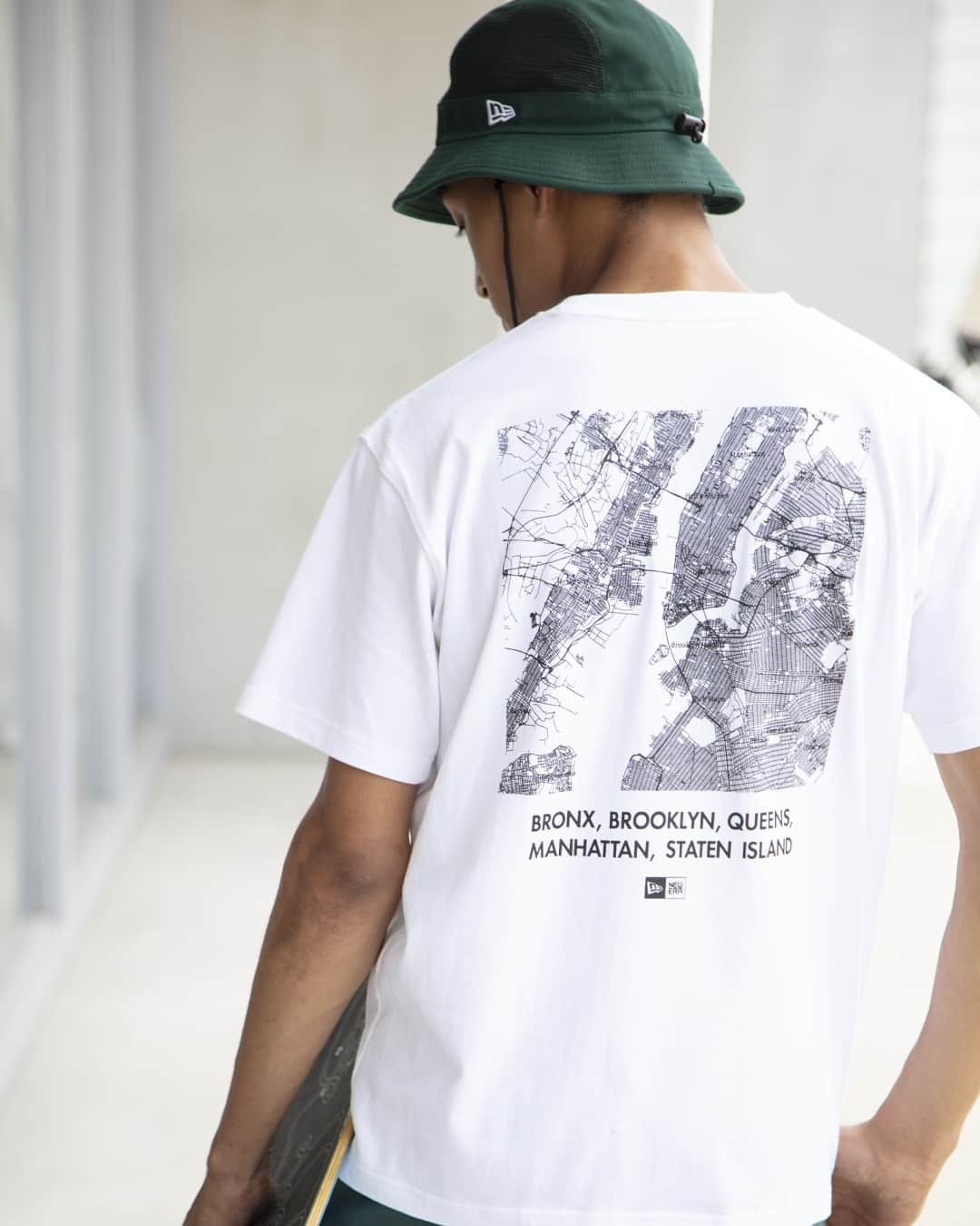 のインスタグラム：「Short Sleeve Tee⁠ New York City⁠ ⁠ ニューヨークをコンセプトとしたアートワークをフォトプリントでデザインしたシリーズ。⁠ ⁠ ⁠ #NEWERA #ニューエラ #ニューエラアパレル #スポーツバケット」