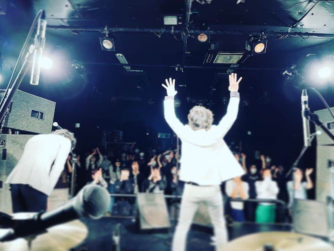 オカモト"MOBY"タクヤさんのインスタグラム写真 - (オカモト"MOBY"タクヤInstagram)「club sonic iwaki 福島県いわき市で10年ぶりのライブ。 #ピーズ 先輩との2マンはいつだって昂る。ギターのアビさんは本当に大学のサークルの先輩だし！ #スクービー」4月9日 20時01分 - moby_scoobiedo