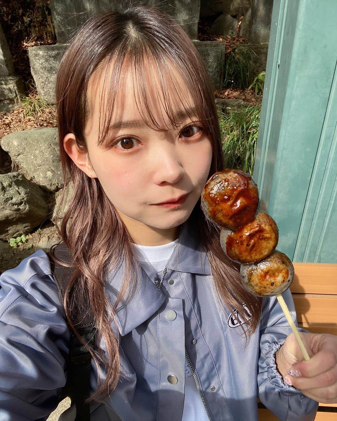 mimさんのインスタグラム写真 - (mimInstagram)「初高尾山いったよ  お団子🍡食べたからプラマイゼロ！」4月9日 19時58分 - mim_11_11