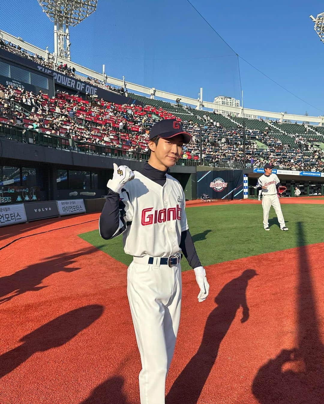 イ・スンフンさんのインスタグラム写真 - (イ・スンフンInstagram)「야구… 좋아하세요? #롯데자이언츠 ⚾️」4月9日 20時09分 - maetamong