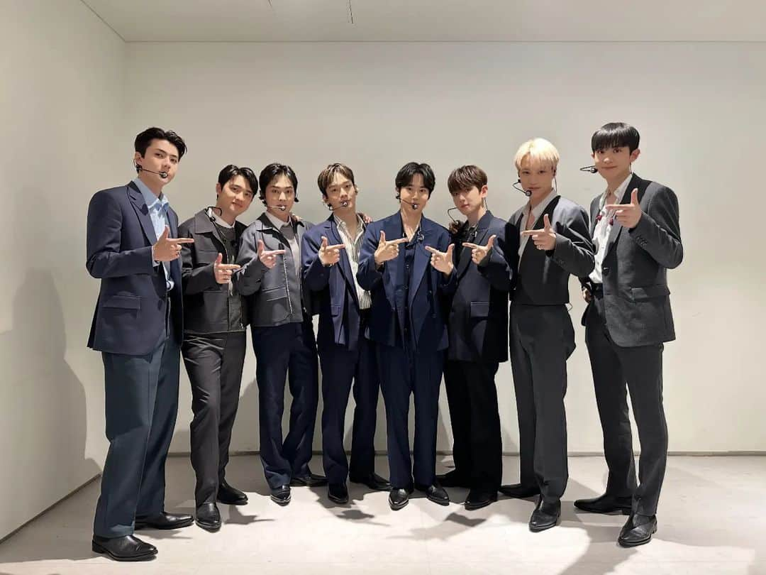 EXOさんのインスタグラム写真 - (EXOInstagram)「EXO🤍EXO-L  #EXO #엑소 #weareoneEXO #EXOCLOCK #EXOCLOCK_EXO_FANMEETING #2023_EXO_FANMEETING_EXO_CLOCK #FANMEETING  #EXO11thAnniversary」4月9日 20時12分 - weareone.exo