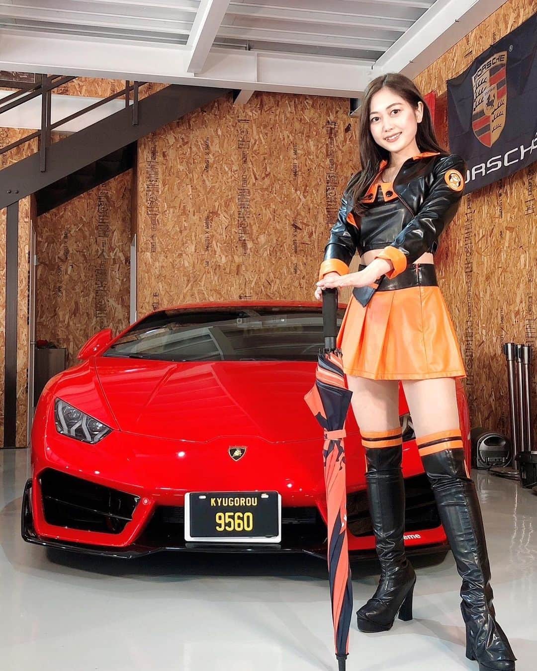 岡本麻佑のインスタグラム：「. 昨日はカフェきゅうごろうでした☕️🐶🧡🖤次回は4月23日(日)に行きます🫡🤍  1週間があっという間に過ぎていきますがまた明日から頑張りましょー😉✨ 　 #team5zigen9560girls#カフェきゅうごろう#9560#レースクイーン#racequeen#モデル#京都カフェ#京都#ランボルギーニ#lamborghini#クルマ好き」