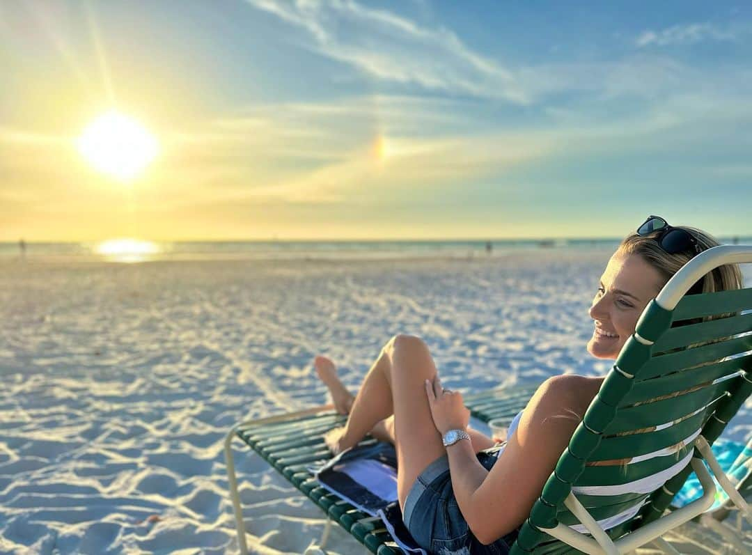 レクシー・トンプソンさんのインスタグラム写真 - (レクシー・トンプソンInstagram)「Sunsets on the west coast of Fl 😍 #happyplace #siestakey」4月9日 20時29分 - lexi