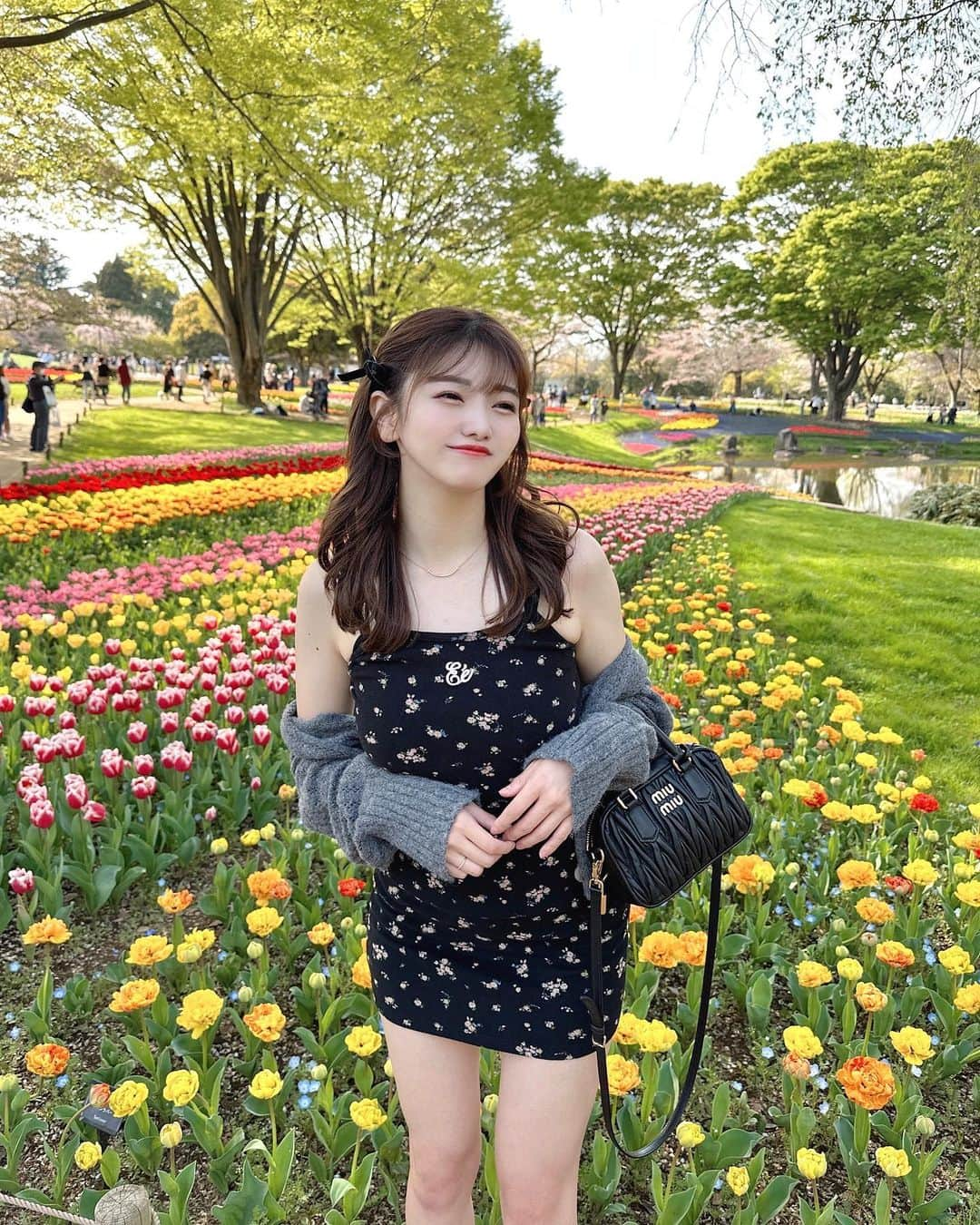 natsumiさんのインスタグラム写真 - (natsumiInstagram)「🌷🌼♡♩ ㅤㅤㅤㅤㅤㅤㅤㅤㅤㅤㅤㅤㅤ 昭和記念公園のちゅーりっぷ ほんとうに綺麗だった…☺︎ まだ、咲いてるみたいだから 見に行ってみてね 癒されまくりだよ🥺 ˎˊ˗ ㅤㅤㅤㅤㅤㅤㅤㅤㅤㅤㅤㅤㅤ ㅤㅤㅤㅤㅤㅤㅤㅤㅤㅤㅤㅤㅤ 盛れたから写真大量放出〜〜👊🏻笑 ㅤㅤㅤㅤㅤㅤㅤㅤㅤㅤㅤㅤㅤ ㅤㅤㅤㅤㅤㅤㅤㅤㅤㅤㅤㅤㅤ ㅤㅤㅤㅤㅤㅤㅤㅤㅤㅤㅤㅤㅤ #昭和記念公園 #チューリップ #チューリップ畑 #epine #花柄ワンピース #韓国ファッション #お散歩」4月9日 20時33分 - iskw_ntm