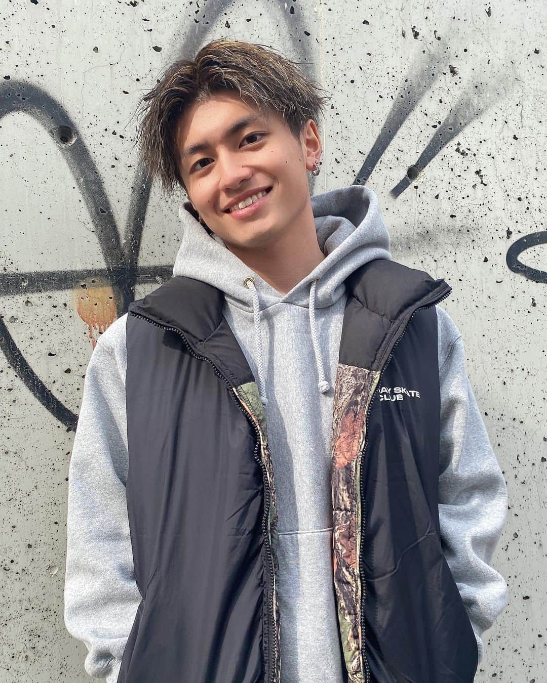 のインスタグラム：「. 最近暑かったり、寒かったりして何を着ればいいか迷う、、笑笑」