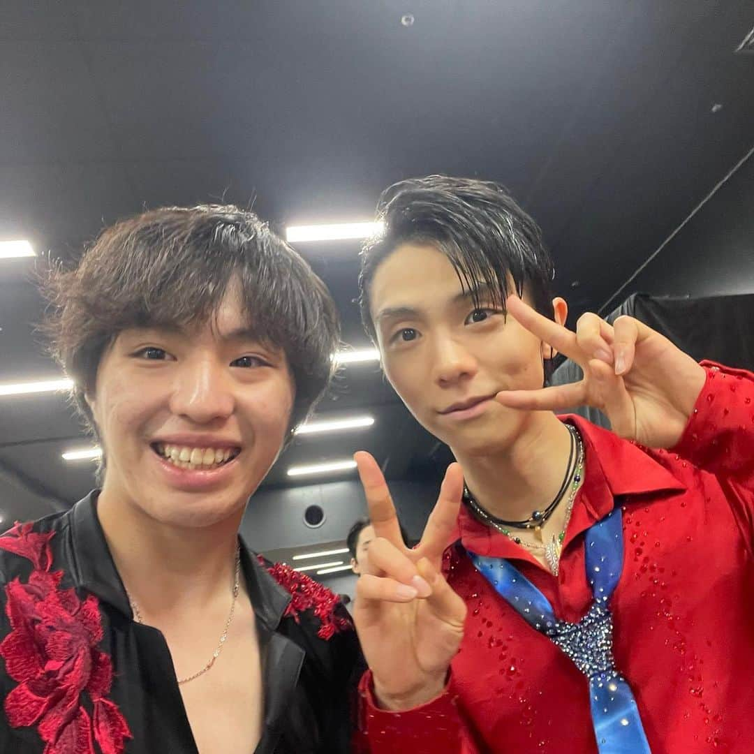 羽生結弦さんのインスタグラム写真 - (羽生結弦Instagram)「はーん羽生さんとても楽しそう🥹 みんな仲良しで良いな🥹❤️ SOI2023お疲れさまでした🌟 #羽生結弦 #yuzuruhanyu #figureskating #figureskater」4月9日 20時39分 - yuzu_kanami