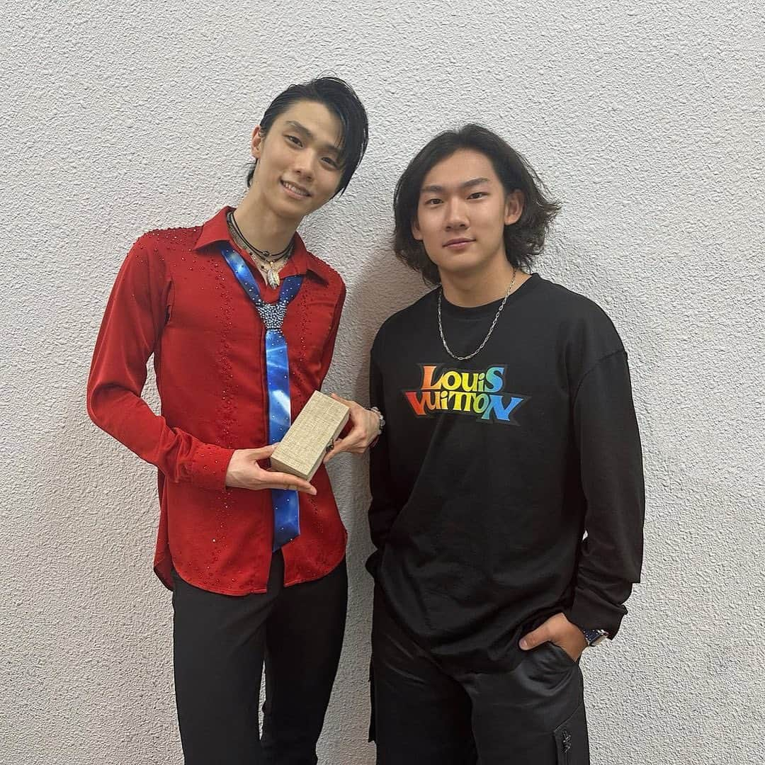 羽生結弦さんのインスタグラム写真 - (羽生結弦Instagram)「はーん羽生さんとても楽しそう🥹 みんな仲良しで良いな🥹❤️ SOI2023お疲れさまでした🌟 #羽生結弦 #yuzuruhanyu #figureskating #figureskater」4月9日 20時39分 - yuzu_kanami