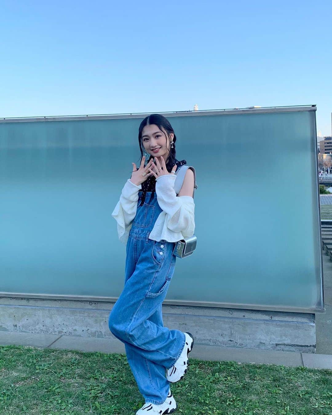 塩月希依音さんのインスタグラム写真 - (塩月希依音Instagram)「👖🤍  https://lifestylewith.tokyo/ #code#コーデ#fashion #ファッション#春#春コーデ#spring #はる#デニム#サロペット#サロペットコーデ#全身コーデ #shein#lwdwithshein #sheinコーデ #jk#ljk #05#05년생 #05line #ootd」4月9日 20時53分 - keito.shiotsuki