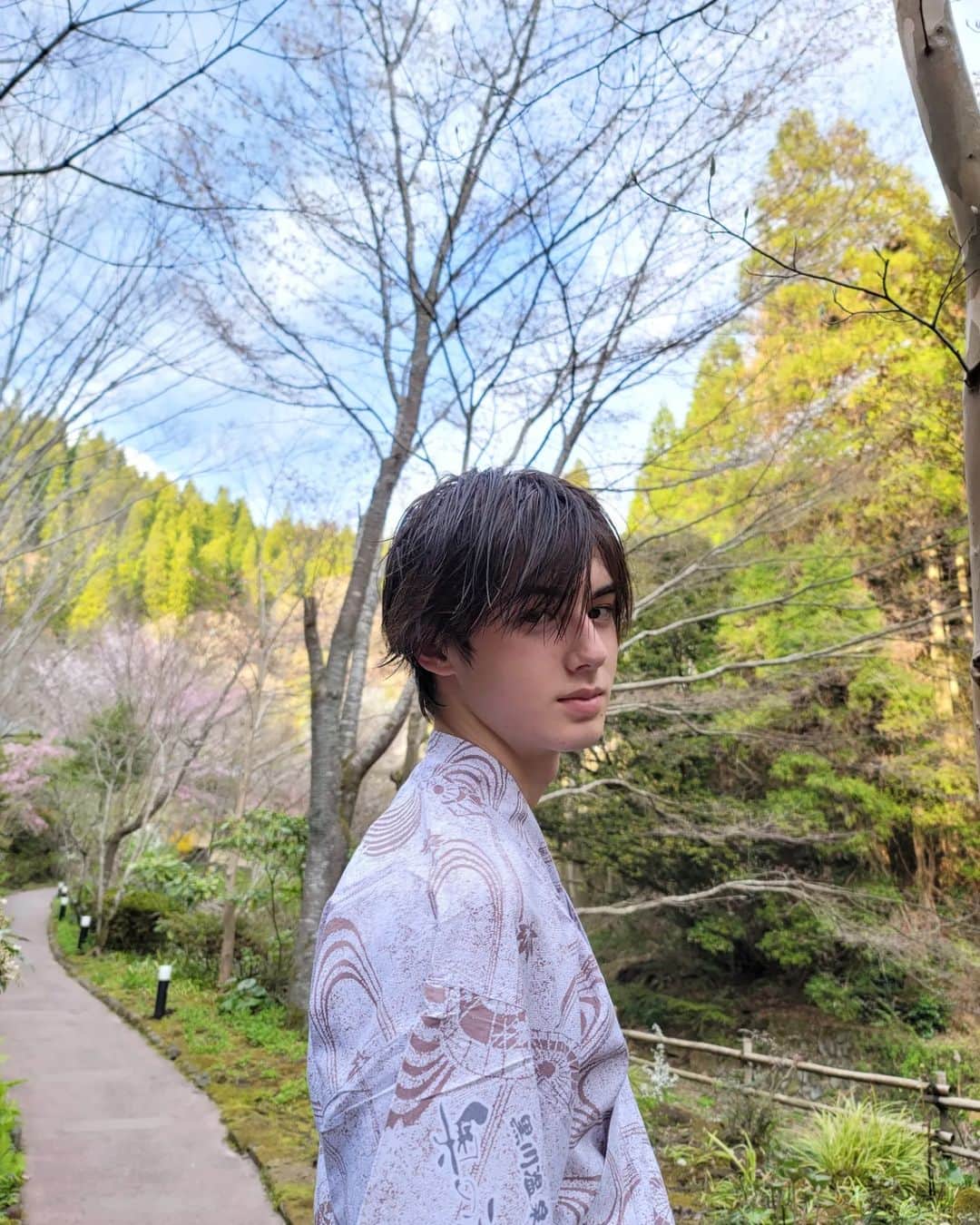 翔のインスタグラム：「The last pictures of my spring break 😞  来年の春休み楽しみ⁡ ⁡⁡ ⁡#温泉 #熊本 #春」