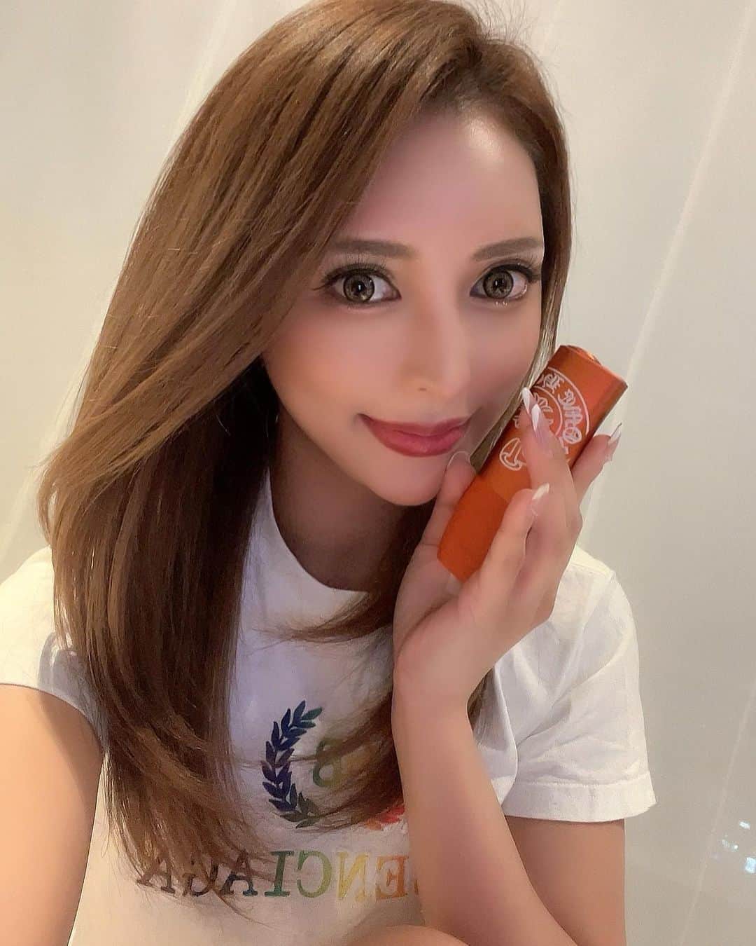 一条マリカ（まりふぬ）のインスタグラム：「@marika0826 👈他の投稿はこちらから。  アイコスにクロムの柄掘ってもらった♡かわいい💕 って言っても私はタバコ吸わないので プレゼント用にした✨ ちゃんと箱に入って届くから 開けてびっくりなサプライズに ぴったりです💛 シールとかじゃなくてちゃんと掘ってあるから剥がれたりしないからずっと使えるし見るたび可愛くてお気に入り♡ アイコス吸わないけどこうゆう可愛いケースとか見ちゃうと欲しくなっちゃうよね〜笑  @kezu.riya  ☝️でオーダーできるよ🍀  二日くらいで届いた✨ 値段などは問い合わせしてみてね💓  ------------------------------------------------------------------------------------------------------  #chromehearts #chromeheartsofficial #chromeheartslover #chromeheartstokyo #クロムハーツ女子 #クロムハーツギャラリー #クロム #クロムハーツアクセサリー #クロムハーツネックレス #クロムハーツネイル #クロムハーツ #chromheart」