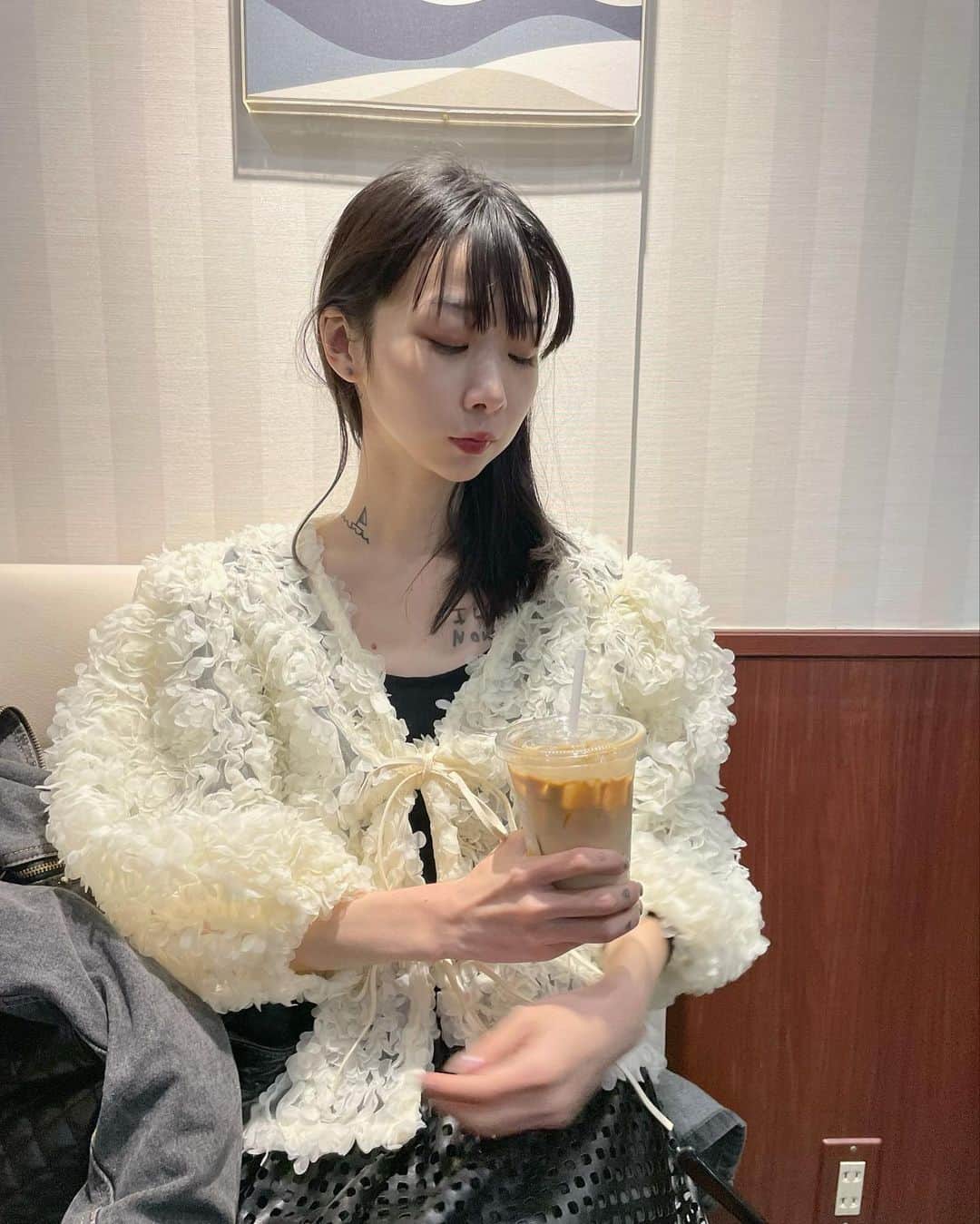 老月ミカのインスタグラム：「🌸服」