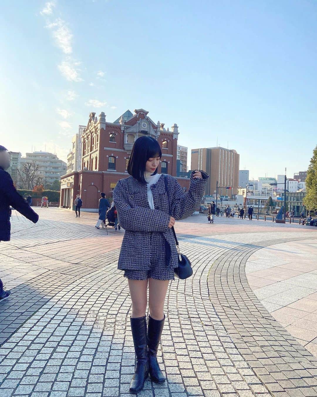 桜木ことさんのインスタグラム写真 - (桜木ことInstagram)「⛲️🕊️ ⁡ 今日はちょっと寒かったな〜 上着なしで出かけたい！ あったかいの好き〜？？💭」4月9日 21時02分 - koto_sakuragi
