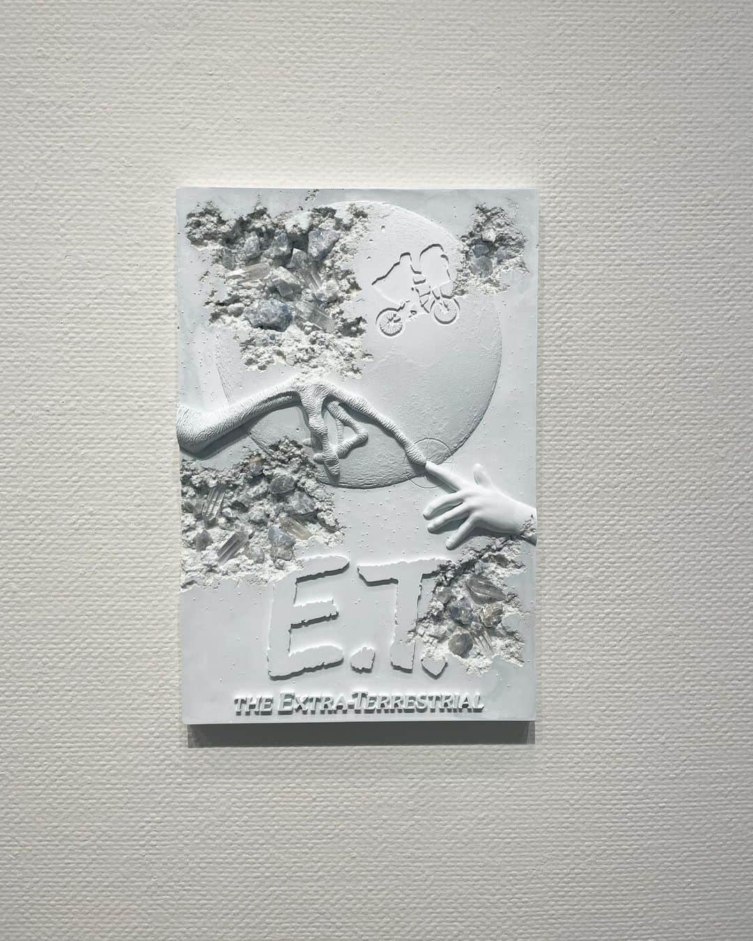 稲沢朋子のインスタグラム：「@oketacollection  @noguchimaiko125   オケタコレクションを鑑賞させてもらいました✨骨董に現代アート！そして盆栽まで✨ アーティストの才能って素晴らしい！！  #オケタコレクション」