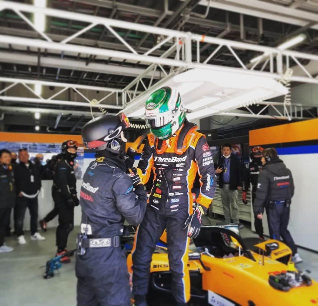 福住仁嶺のインスタグラム：「DNF & P7   SF開幕戦は接触によりリタイアでしたが、第2戦では10位スタートから7位で終えポイントを獲得する事が出来ました！チームベストリザルト！  チーム皆さんが夜遅くまで車の修復をして頂いた事も知っていたので、少しでも良いレースがしたいと思っていました。チーム皆さんのお陰です！  少しづつ、コツコツと！💪  次はSGT開幕戦🔥  #感謝」