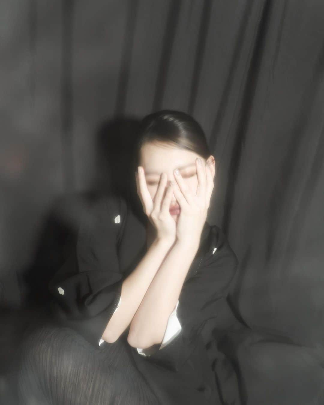 北村優衣さんのインスタグラム写真 - (北村優衣Instagram)「落ち着く黒とドキドキピンク 💄👘 @maikonitt」4月9日 21時00分 - kitamura_y910