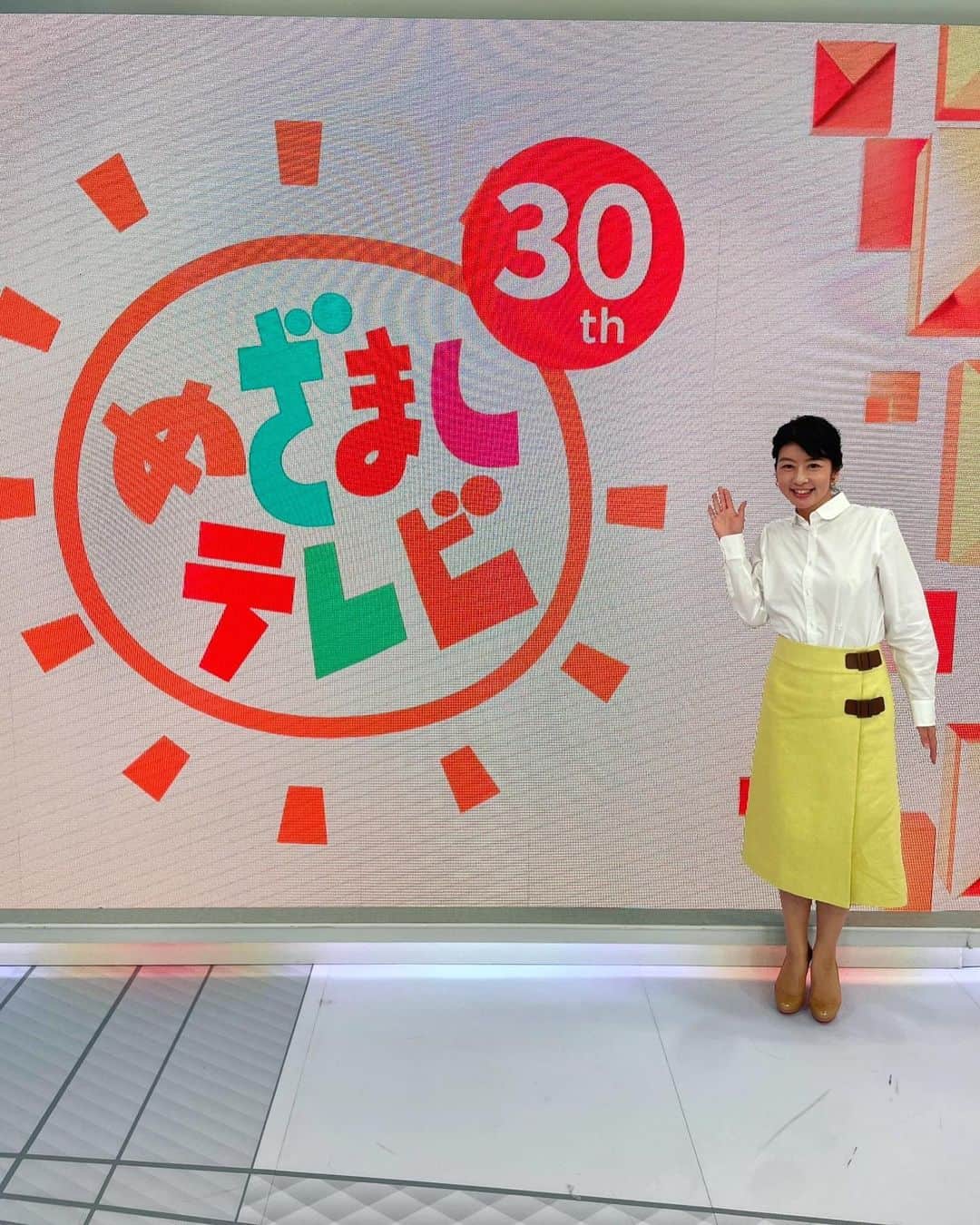 生野陽子さんのインスタグラム写真 - (生野陽子Instagram)「4月から 「Live News イット！」は、 勝野アナとお伝えしています☺︎  フレッシュです！  そして、先週末撮影したもの。 「めざましテレビ」30周年 おめでとうございます！  私も奥寺さんも めざましファミリー☺︎」4月9日 21時04分 - yoko_shono