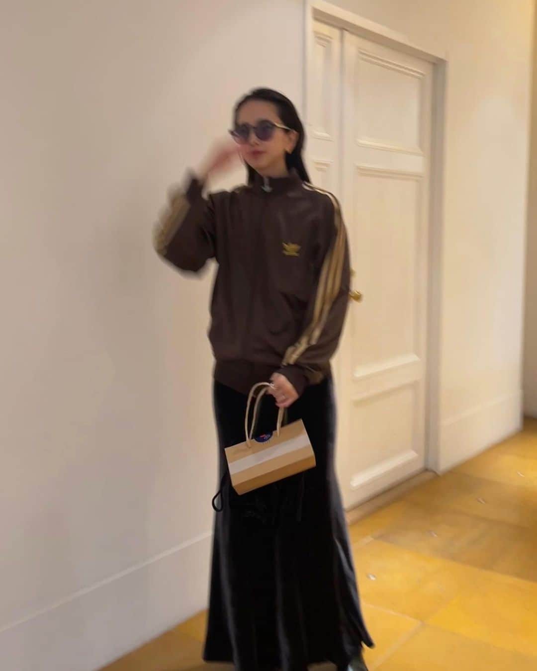 小嶋梨奈のインスタグラム：「良いお買い物が出来てうれしい土曜日 おうちサムギョプサルが最高にしあわせだー。  #春服 #コーディネート」