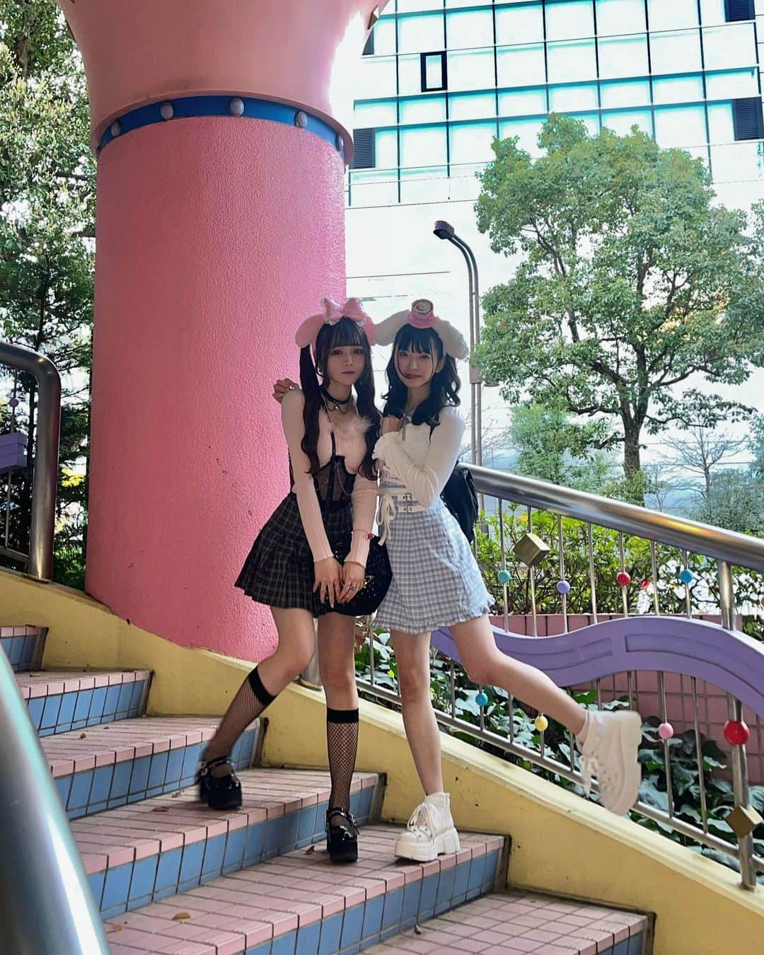 夢乃まゆこのインスタグラム：「⁡ ⁡ ⁡ ⁡ ⁡ ⁡ ⁡ ⁡ ⁡ ⁡ ⁡ 🖤🩷𝐦𝐲 𝐦𝐞𝐥𝐨𝐝𝐲×𝐂𝐢𝐧𝐧𝐚𝐦𝐨𝐫𝐨𝐥𝐥🩵‎🤍 ⁡ ⁡ ⁡ ⁡ まゆまなぴゅーろっ！！(՞っ ̫ _՞) ⁡ ⁡ ⁡ 全写真ちゃんと見て！！！！！🥺🫶🏻 ⁡ ⁡ ⁡ ⁡ ⁡ ⁡ ⁡ ⁡ ⁡ ⁡ ⁡ ⁡ ⁡ ⁡ ⁡ ⁡ ⁡ - - - - - - - - - ꒰ ♡ ꒱ - - - - - - - - - ⁡ ⁡ ⁡ ⁡ ⁡ ⁡ ⁡ ⁡ ⁡ ⁡ ⁡ ⁡ ⁡ #サンリオ #sanrio #サンリオピューロランド #ピューロランド #マイメロ #カチューシャ #シナモン #ピューロ #マイメロディ #シナモロール #地雷系コーデ #地雷系女子 #量産型コーデ #量産型女子 #量産型ヲタク #量産型オタク #量産型 #sheinコーデ #shein購入品 #viviennewestwood #bubbles #ootd #spinns #gucci #ツインテール #ツインテールアレンジ」