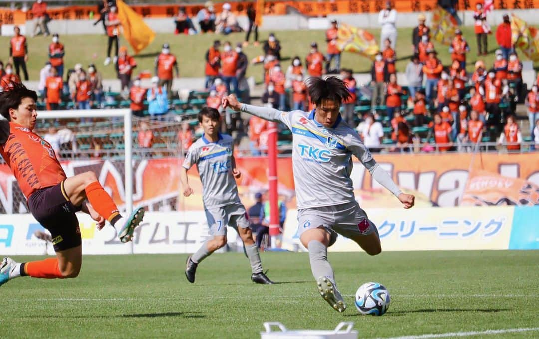 栃木SCさんのインスタグラム写真 - (栃木SCInstagram)「． GAME PHOTOS📷 ． 🗓4/8(土)14:00KICKOFF ⚽️明治安田生命J2リーグ第8節 🆚 #レノファ山口FC 🏟 維新みらいふスタジアム  スタジアムで応援いただいたサポーターの皆さま、 #DAZN で共に戦っていただいた皆さま、ありがとうございました。  次節は4月12日(水)にモンテディオ山形戦です。  ➡︎📱#DAZN への加入・試聴で栃木SCを応援しよう！ http://prf.hn/click/camref:1100l38Di/creativeref:1011l20500 ． #栃木SC #tochigisc #JLeague」4月9日 21時14分 - tochigisc_official