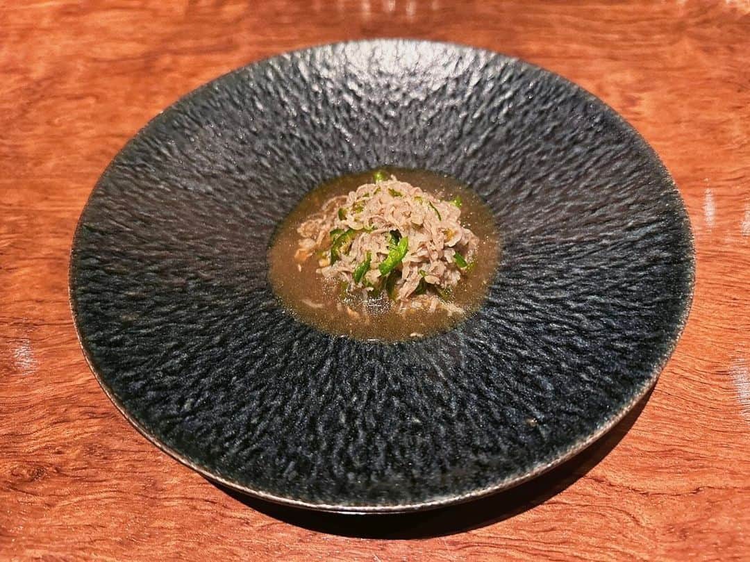 秋元康さんのインスタグラム写真 - (秋元康Instagram)「#西麻布#中華料理#Wreath #古市憲寿  撮影　古市憲寿」4月9日 21時24分 - yasushi6057
