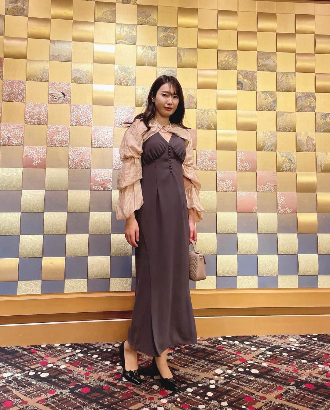 山下詩乃のインスタグラム：「結婚パーティーコーデ💜お気に入りの服で🤤🥰  #結婚式コーデ #結婚パーティー #ootd #ゴルフ女子　#ゴルフ好きな人と繋がりたい #結婚式 #結婚式服 #東京観光 #クヌースマーフ #可愛い #結婚式参列コーデ」