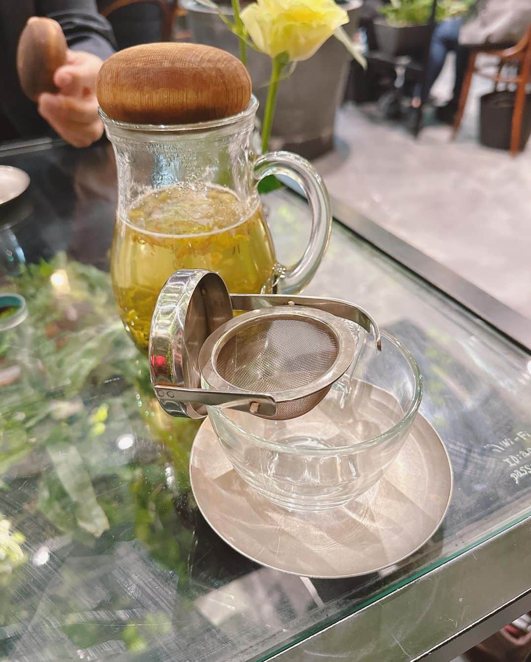 岩瀬玲さんのインスタグラム写真 - (岩瀬玲Instagram)「青山の素敵カフェ 外国人観光客がたくさんでした  お茶もフードも美味しかった🤤  #表参道 #青山」4月9日 21時27分 - akirakkuma