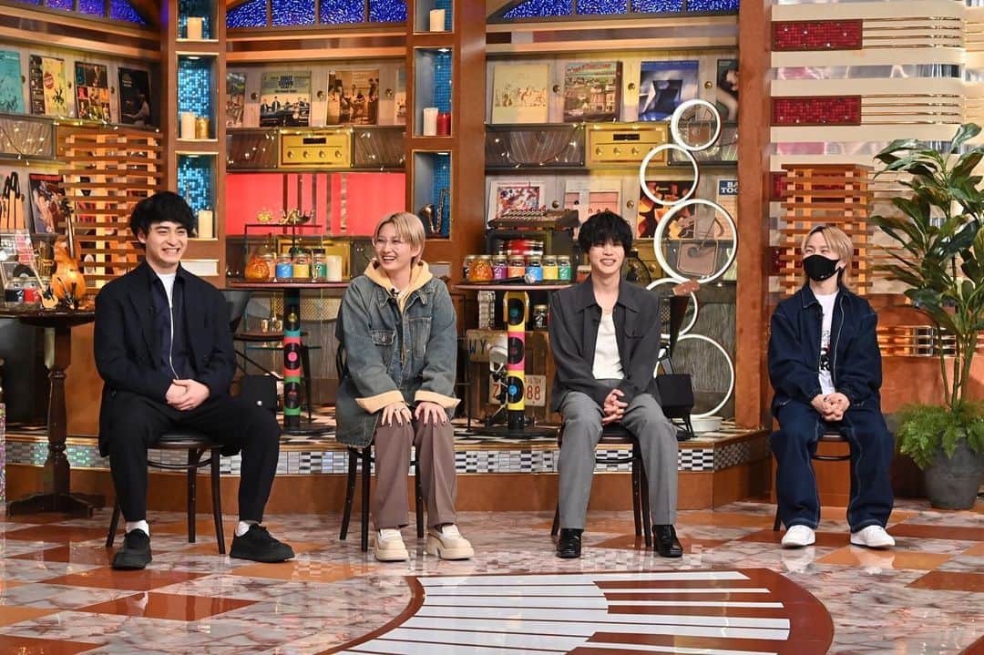 のインスタグラム：「1週間🏃‍♂️💨ライブ・関ジャム・新曲リリース・ラジオ収録・撮影・作曲と、毎日とても充実してました！ 4月もあっという間に終わっちゃいそうだな...💭」